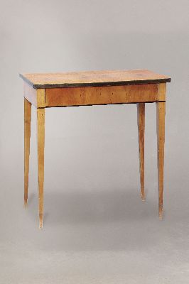 Image 26945880 - Tisch, Biedermeier, um 1830/40, wohl Rüster,auf langen spitzen Beinen, eine ...