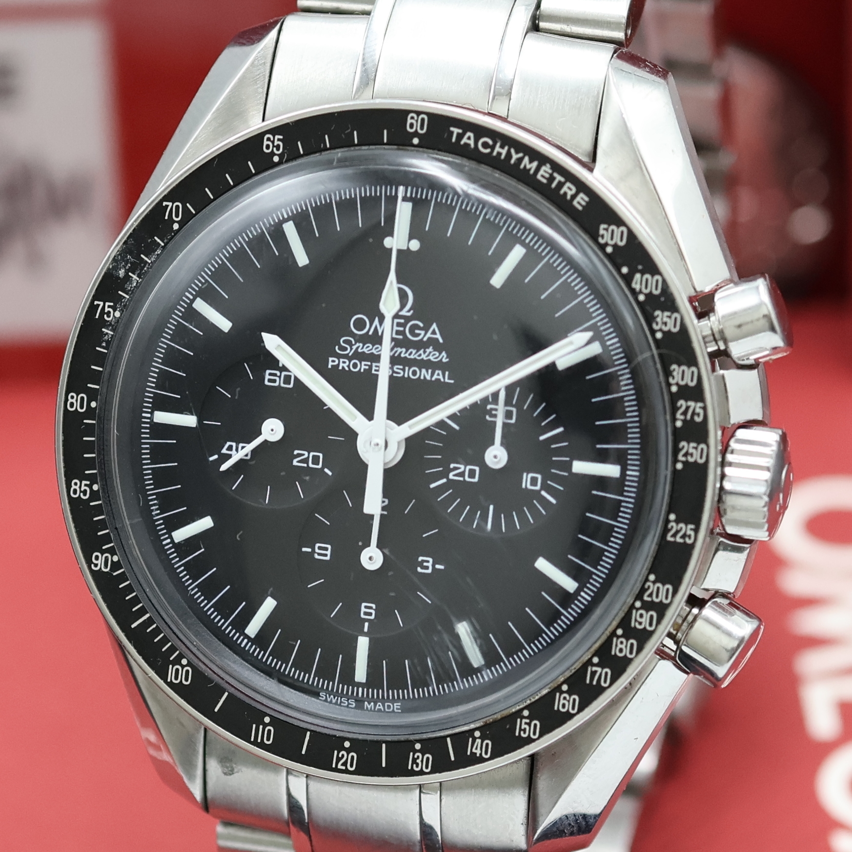 Detail a: OMEGA Speedmaster Professional Moonwatch Armbandchronograph in Stahl Referenz 3570.50.00, Schweiz verk. lt. beil. Pap. 07/2008, Handaufzug, verschr. ...