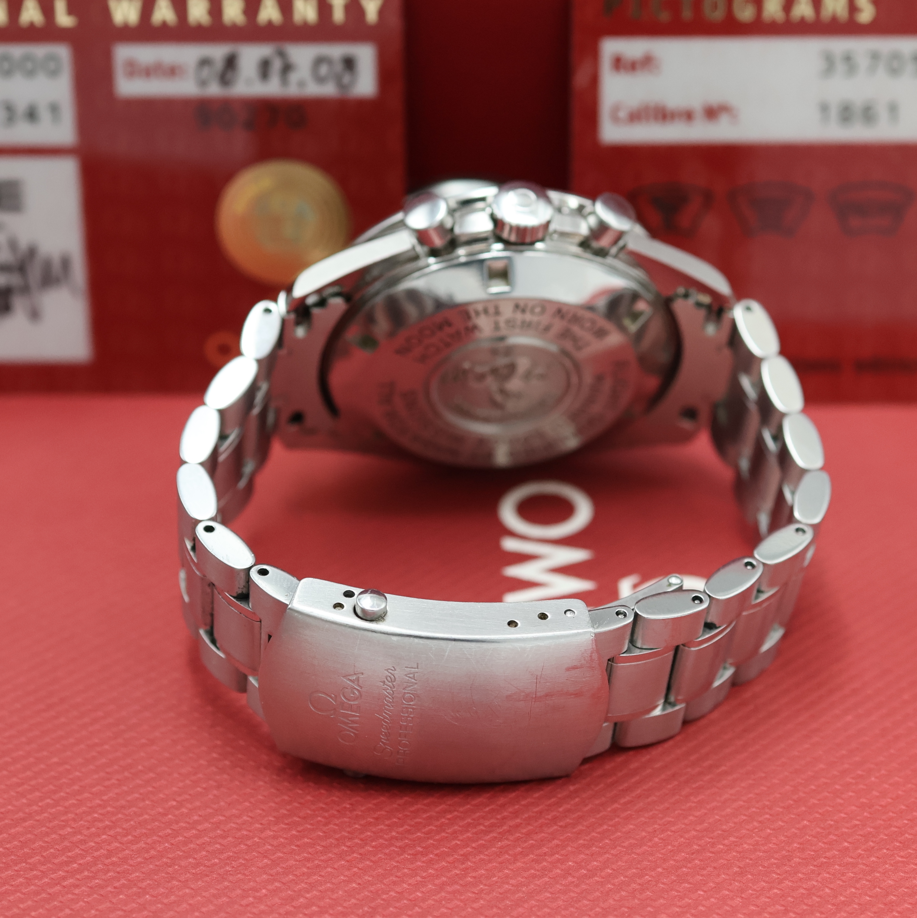 Detail b: OMEGA Speedmaster Professional Moonwatch Armbandchronograph in Stahl Referenz 3570.50.00, Schweiz verk. lt. beil. Pap. 07/2008, Handaufzug, verschr. ...