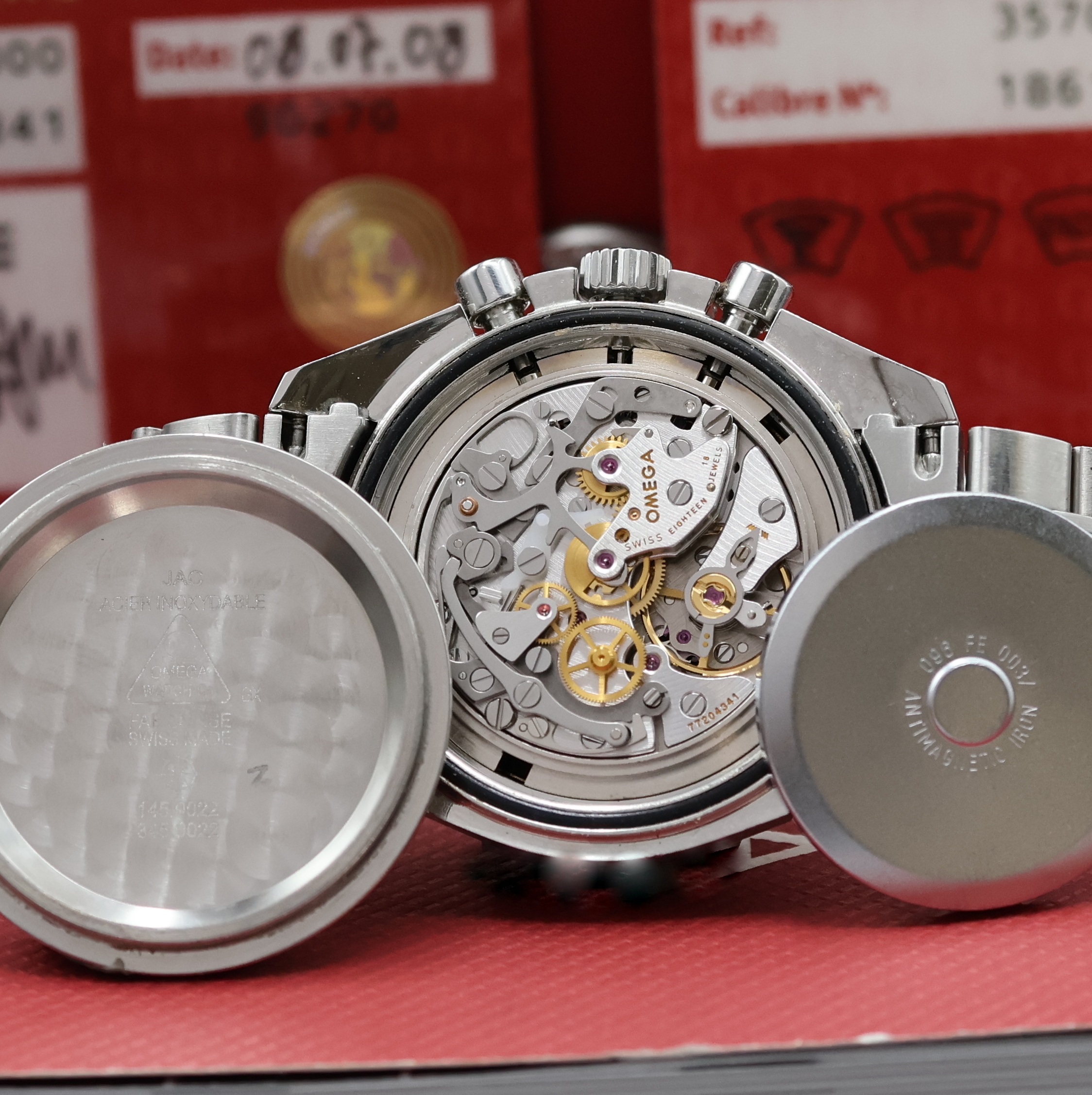 Detail e: OMEGA Speedmaster Professional Moonwatch Armbandchronograph in Stahl Referenz 3570.50.00, Schweiz verk. lt. beil. Pap. 07/2008, Handaufzug, verschr. ...