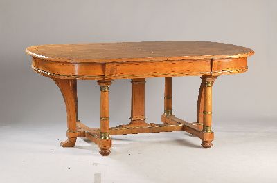 Image Großer Ausziehtisch, 19.Jh., Kirschbaumfurnier, z.T. massiv, Vollsäulendekor ...