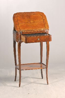 Image 26946244 - Kleines Schreibmöbel/Beistellmöbel, Frankreich, 18. Jh., Mahagoni/Rosenholz- ...
