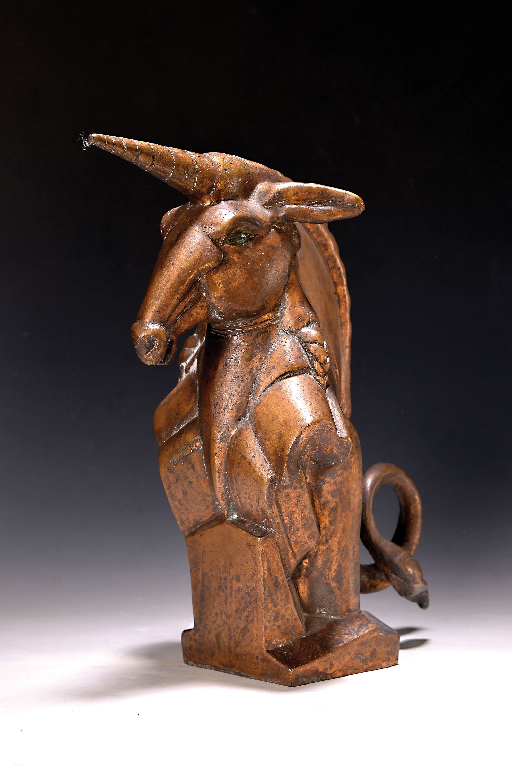 Detail k: Gernot Rumpf, 1941 Kaiserslautern- 2025, Bronzeskulptur, großes Einhorn, num. 10/25, signiert, dat. 1989, Gießerstempel, ca. 38,5x36x20 cm
