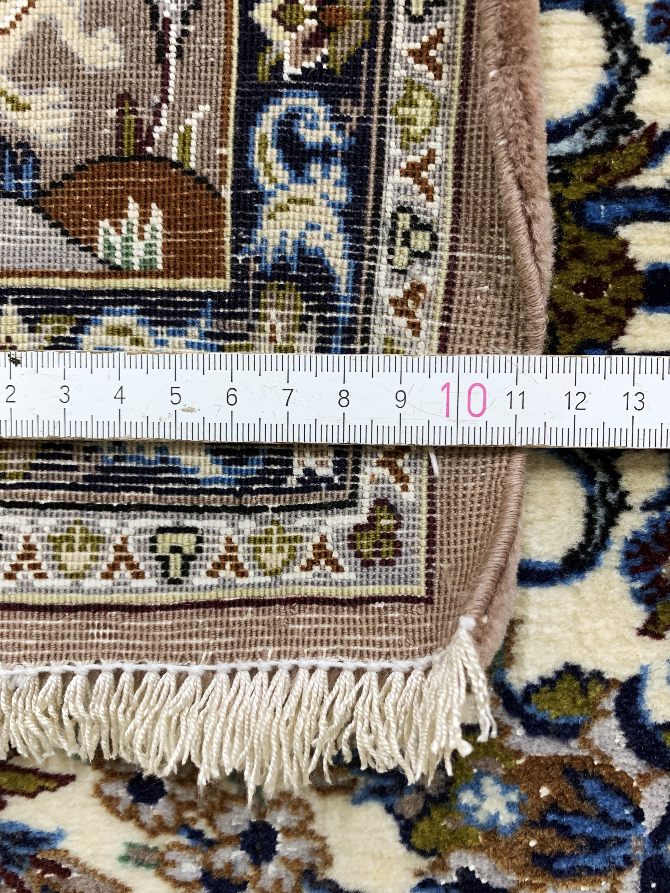 Detail f: Esfahan fein, Persien, Ende 20.Jhd, Korkwolle mit und auf Seide, ca. 180 x 110 cm,gereinigt, EHZ: 2