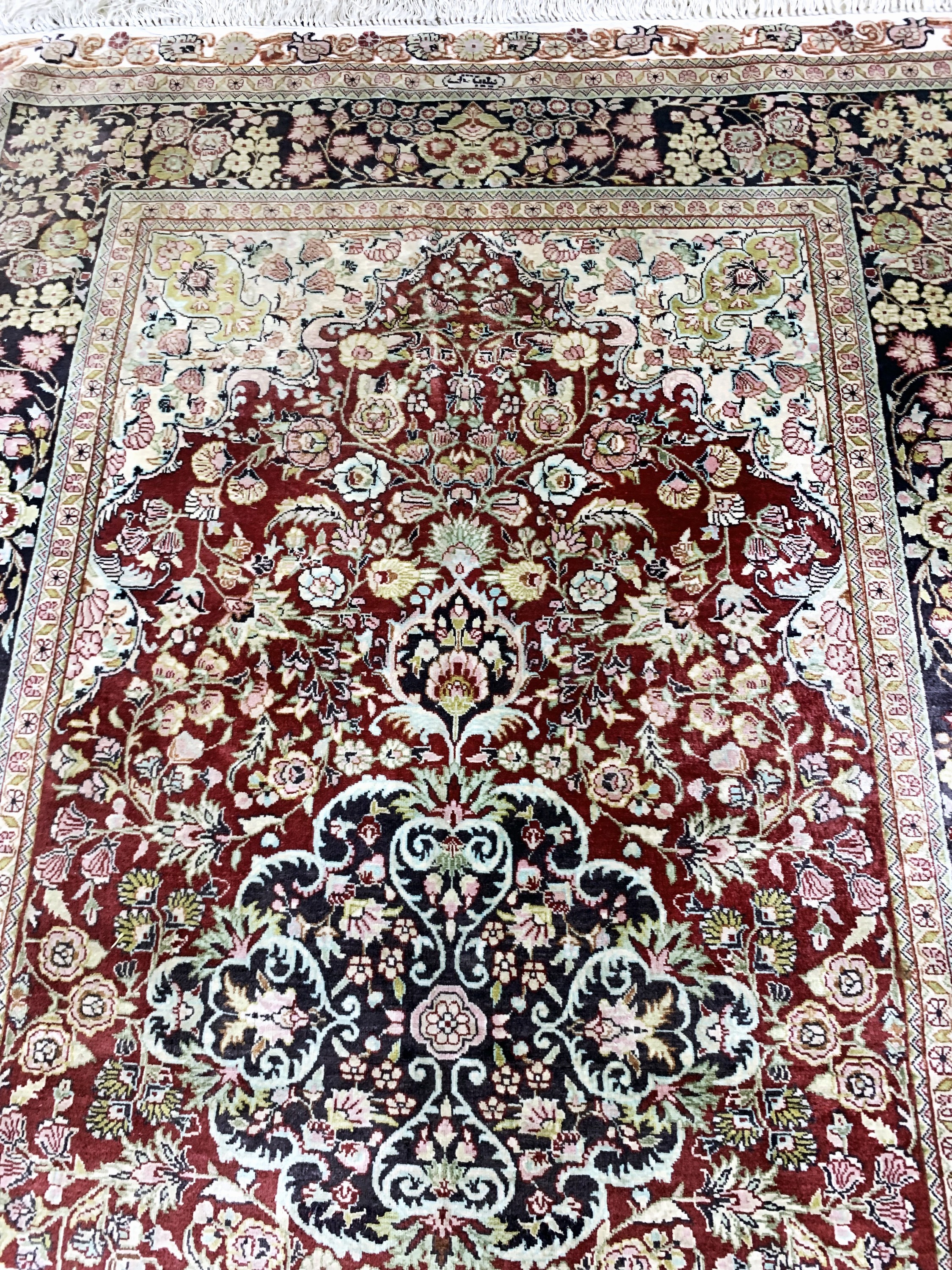 Detail d: Hereke Seide fein, China, Ende 20.Jhd, reine Naturseide, ca. 150 x 91 cm, EHZ: 2