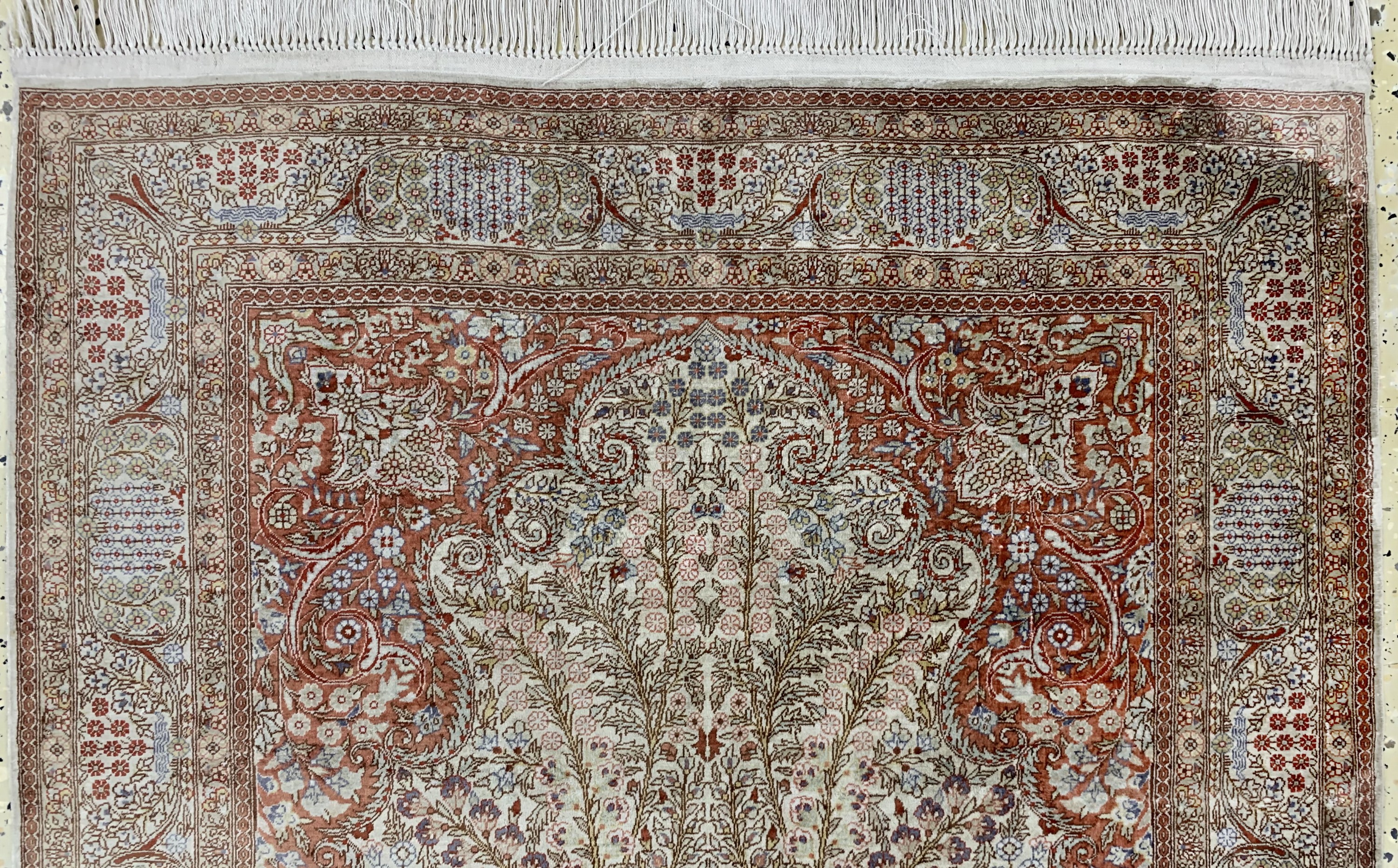 Detail a: Hereke Seide fein, China, Ende 20.Jhd, reine Naturseide, ca. 156 x 93 cm, ca. 1,0 Mio. Kn/qm, EHZ: 2
