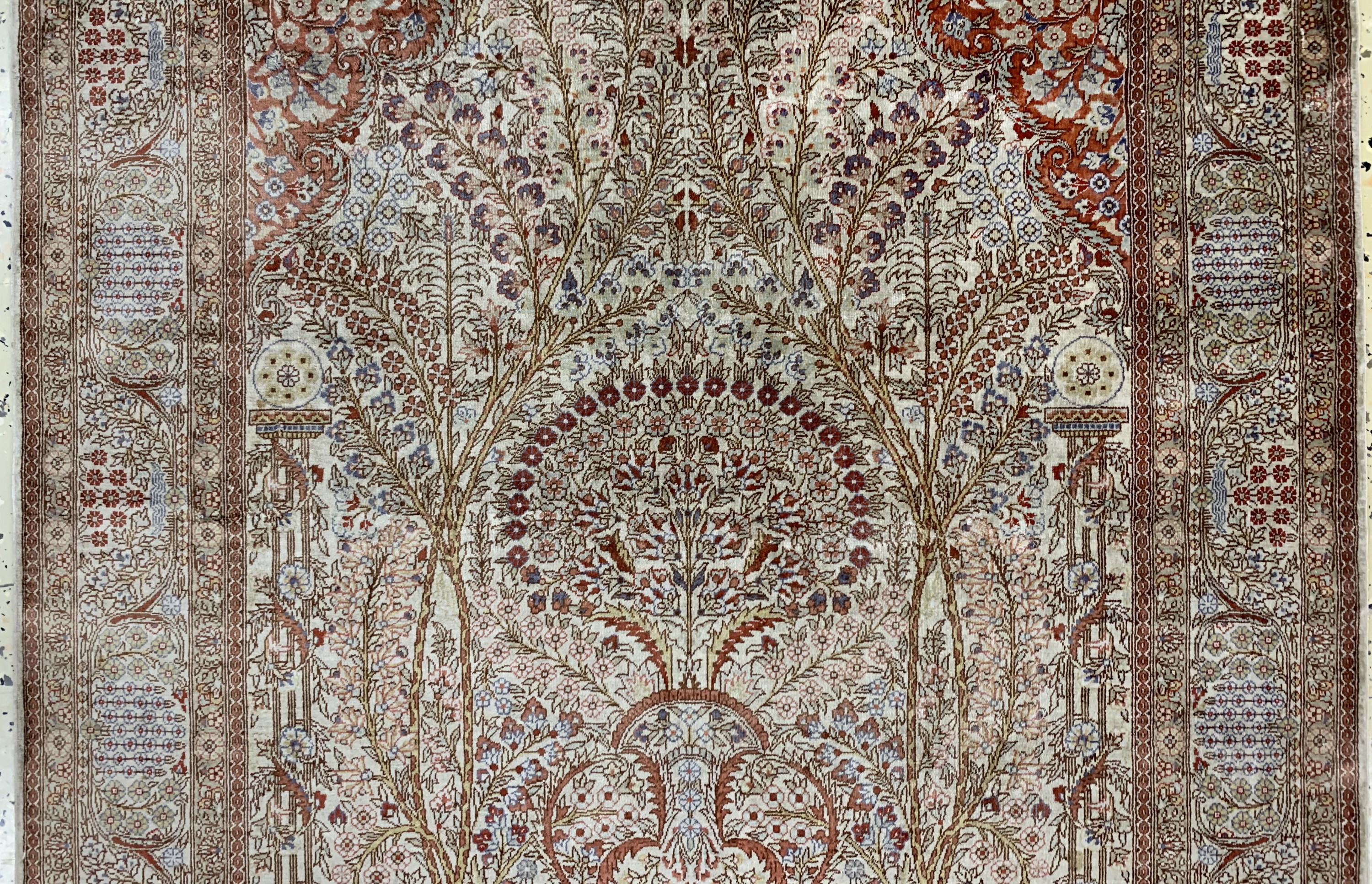 Detail b: Hereke Seide fein, China, Ende 20.Jhd, reine Naturseide, ca. 156 x 93 cm, ca. 1,0 Mio. Kn/qm, EHZ: 2