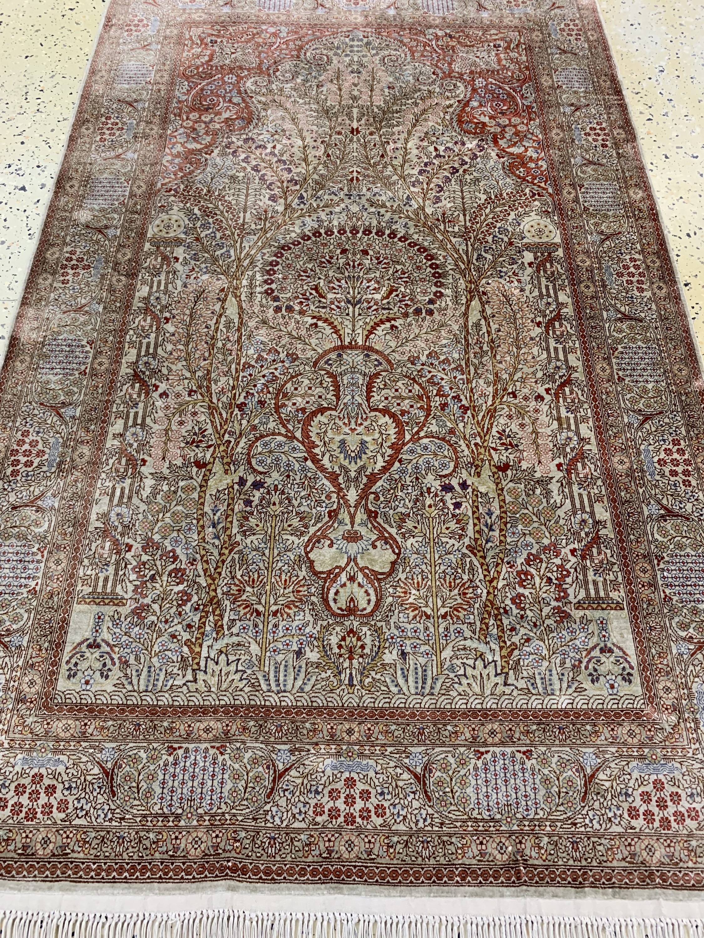 Detail d: Hereke Seide fein, China, Ende 20.Jhd, reine Naturseide, ca. 156 x 93 cm, ca. 1,0 Mio. Kn/qm, EHZ: 2