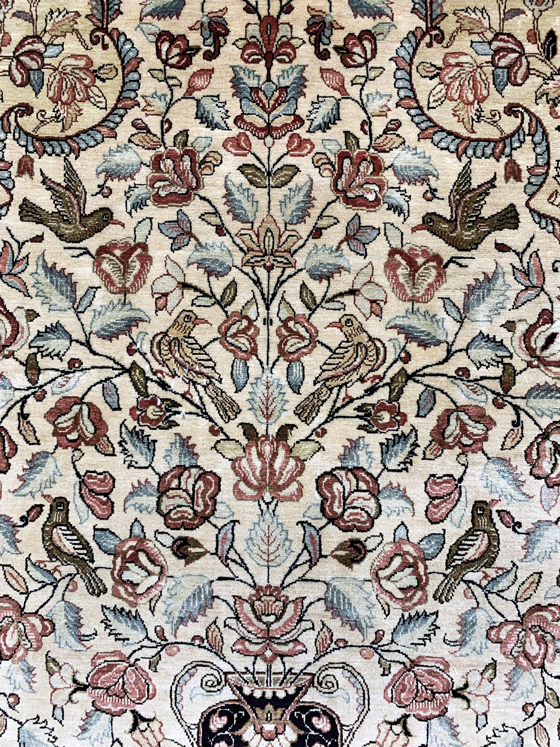 Detail b: Ghom Seide, Persien, Mitte 20.Jhd, reine Naturseide, ca. 128 x 84 cm, EHZ: 2