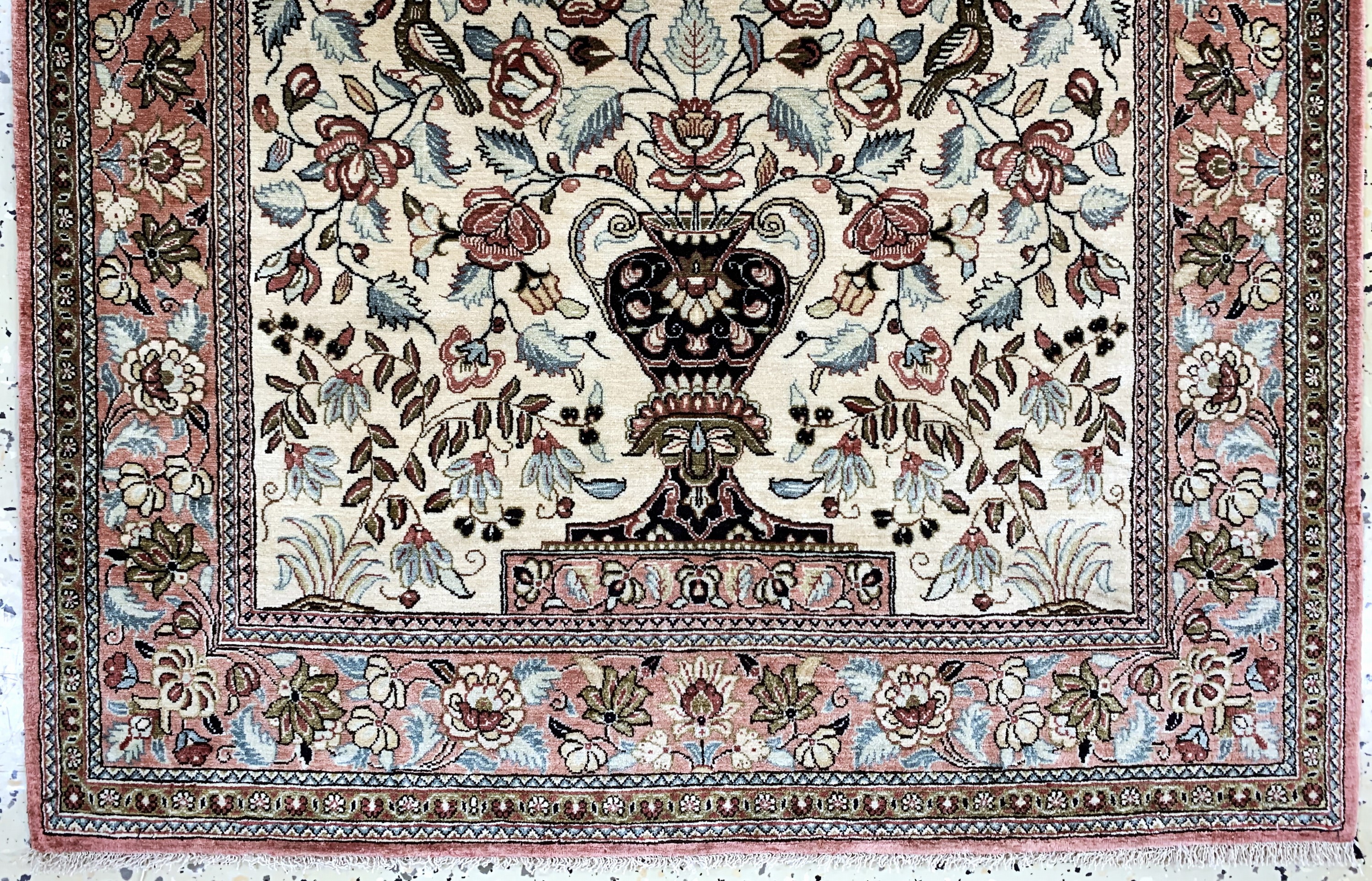 Detail c: Ghom Seide, Persien, Mitte 20.Jhd, reine Naturseide, ca. 128 x 84 cm, EHZ: 2