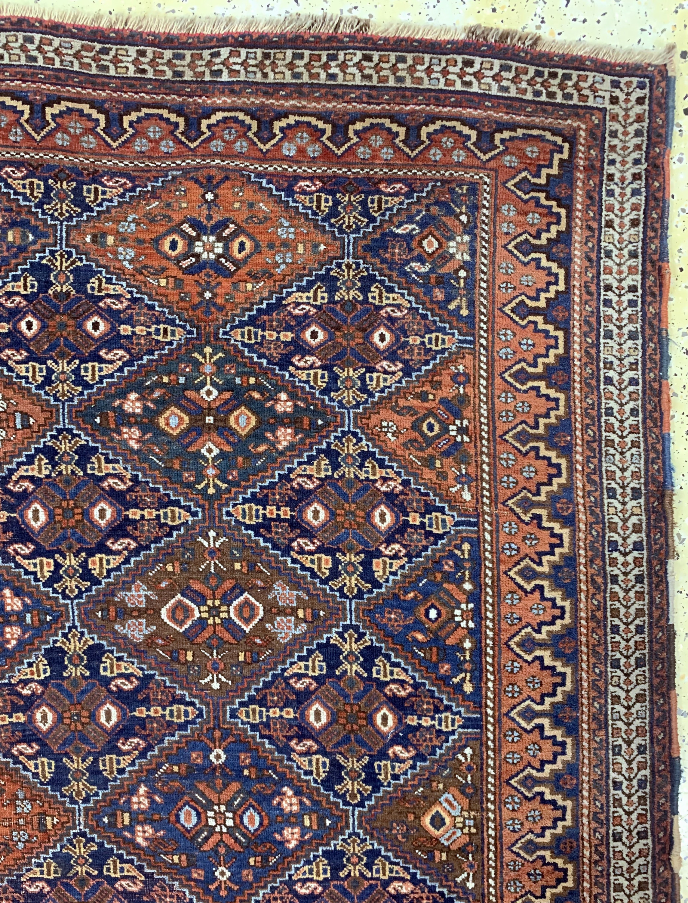 Detail d: Afschar alt, Persien, Anfang 20.Jhd, Wolle auf Wolle, ca. 194 x 167 cm, EHZ: 3(kleines Löch)