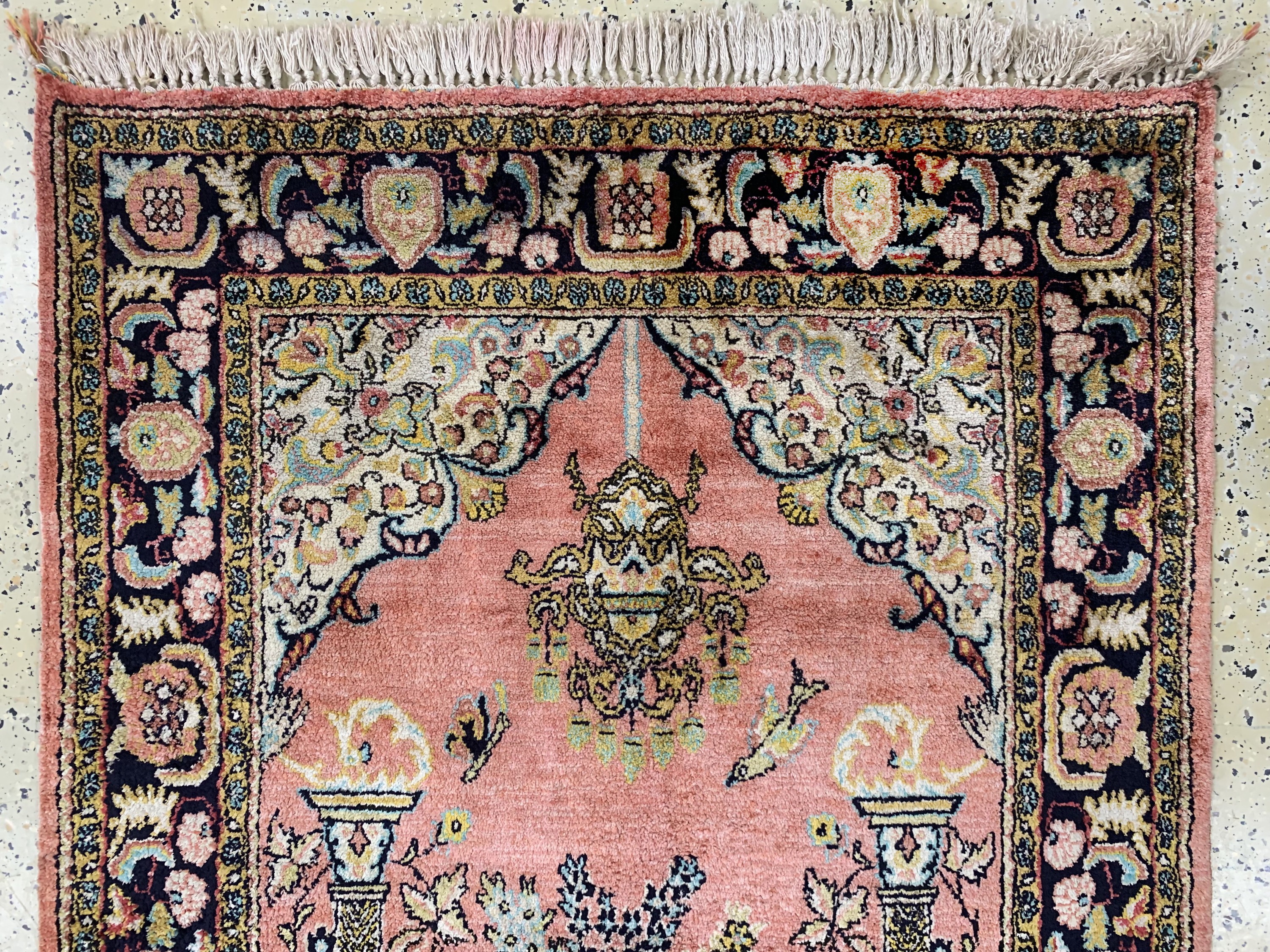 Detail a: Ghom Seide, Persien, Mitte 20.Jhd, reine Naturseide, ca. 158 x 110 cm, EHZ: 2