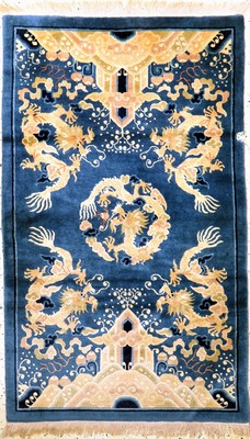Image Antik-Finish, China, Ende 20.Jhd, Wolle aufBaumwolle, ca. 153 x 95 cm, EHZ: 2(am Rand ...