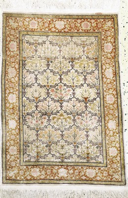 Image Hereke Seide fein signiert, Türkei, Mitte 20.Jhd, reine Naturseide, ca. 89 x 63 ...
