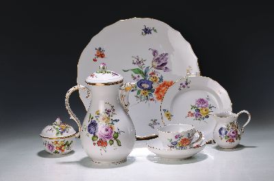 Image 26946533 - Kaffeeservice f. 12 Personen, Meissen, 2.H.20. Jh., 1. Wahl, polychrome ...
