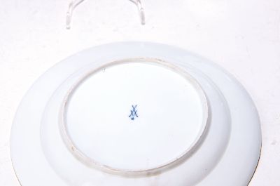 26946540b - Drei Teller, Meissen, Marcolini, 1774-1814, indianische blaue Blumen unter Glasur, zwei ...