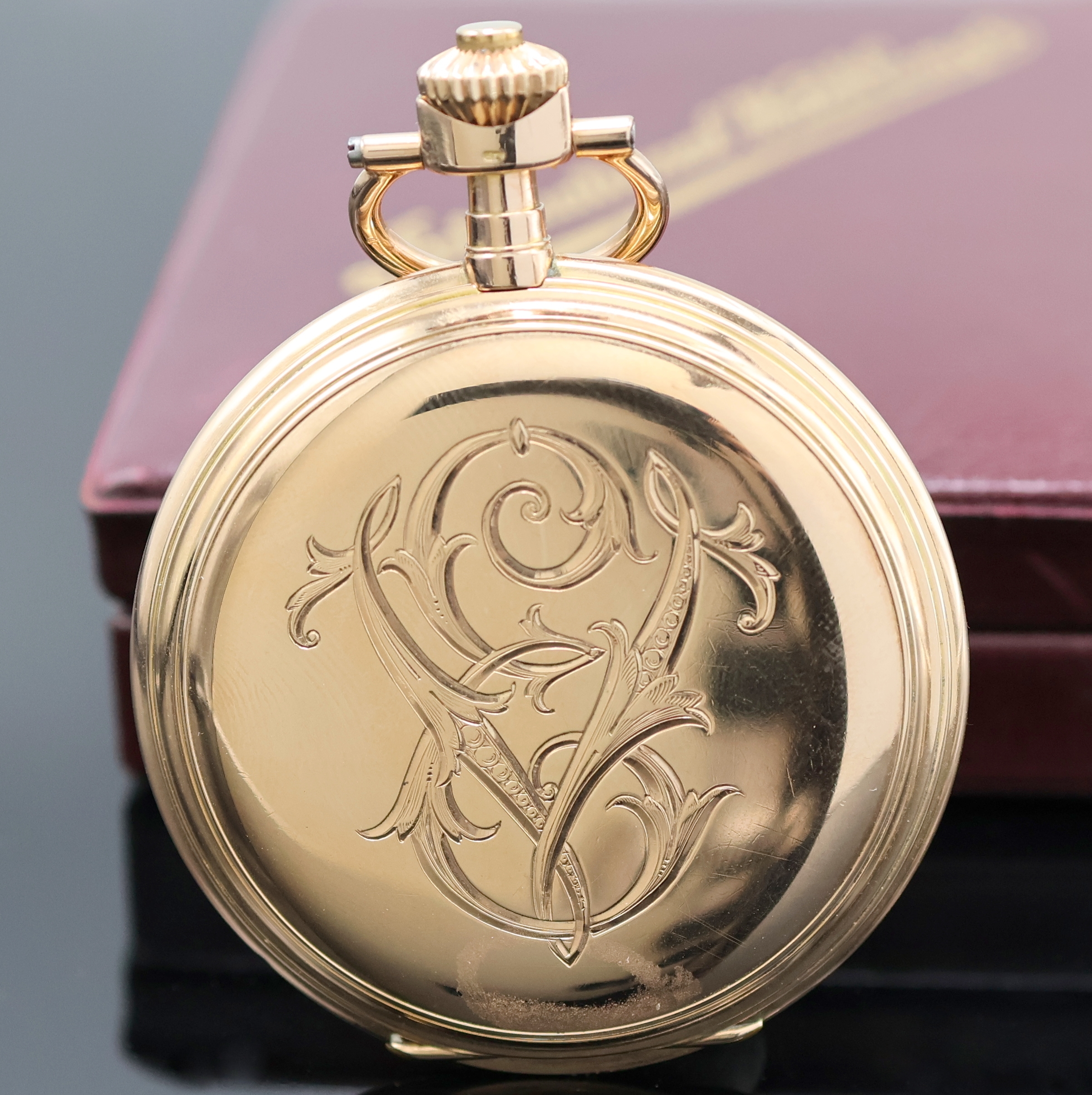 Detail b: IWC Herrensavonette in RoseG 585/000, Schweiz um 1911, glattes 3-Deckel Goldgeh., Sprungdeckel m. Monogramm, Rückdeckel m. Gravur, Cuvette m. ...