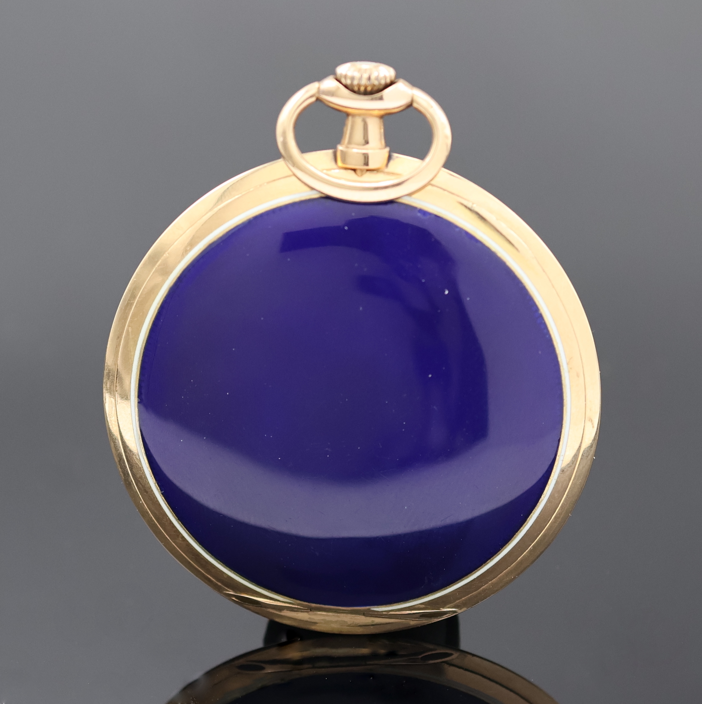 Detail a: Emaillierte Taschenuhr in GG 585/000, Schweiz um 1925, Geh. sowie Rückdeckel emailliert, silb. Zifferbl. m. arab. Zahlen, gebl. Zeiger, kl. Sek. b. ...