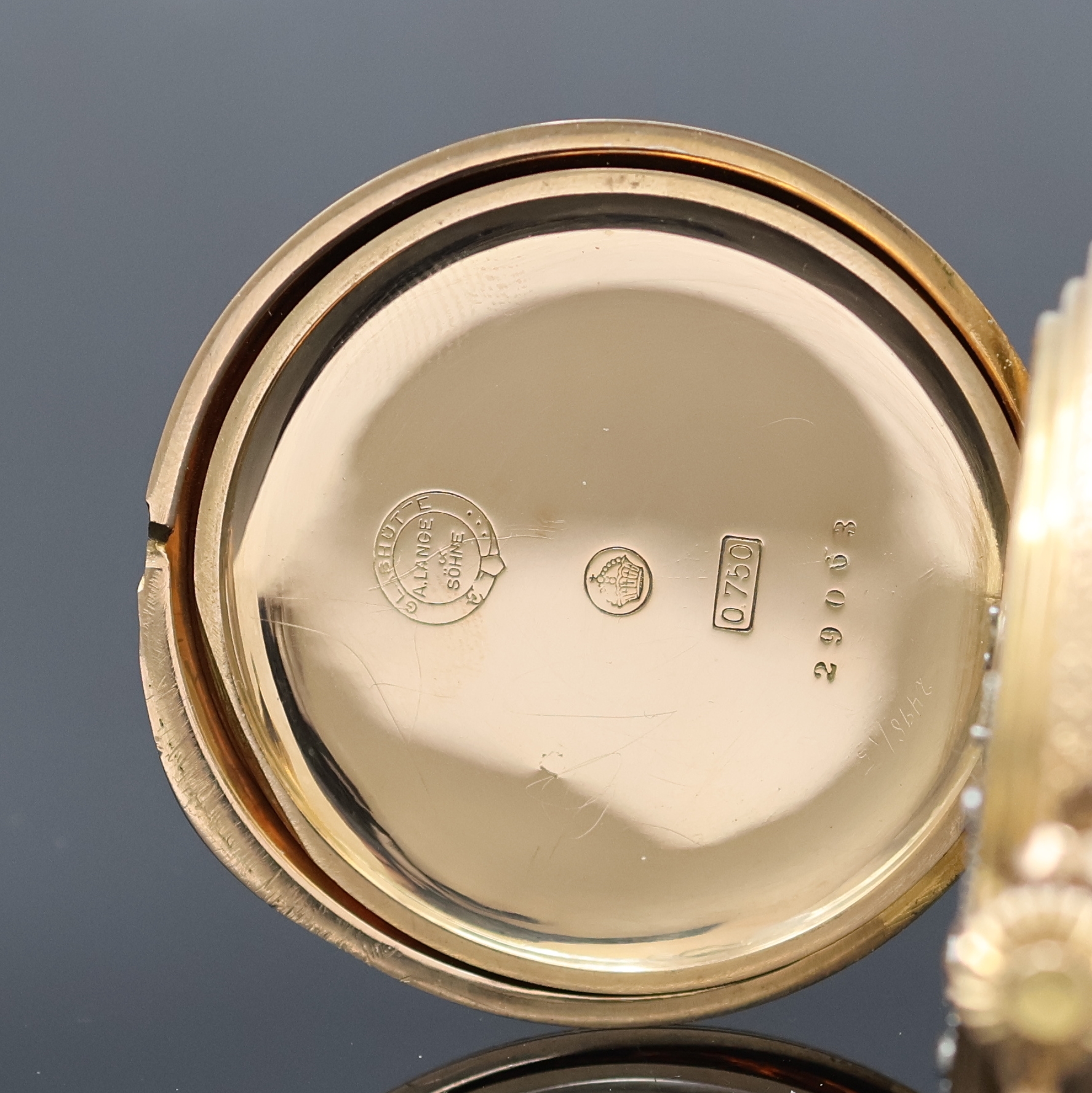 Detail f: A. LANGE & SÖHNE 1A-Herrensavonette in GG 750/000, Deutschland um 1890, reich verziertes u. graviertes 3-Deckel Goldgeh., Sprung- u. Rückdeckel ...