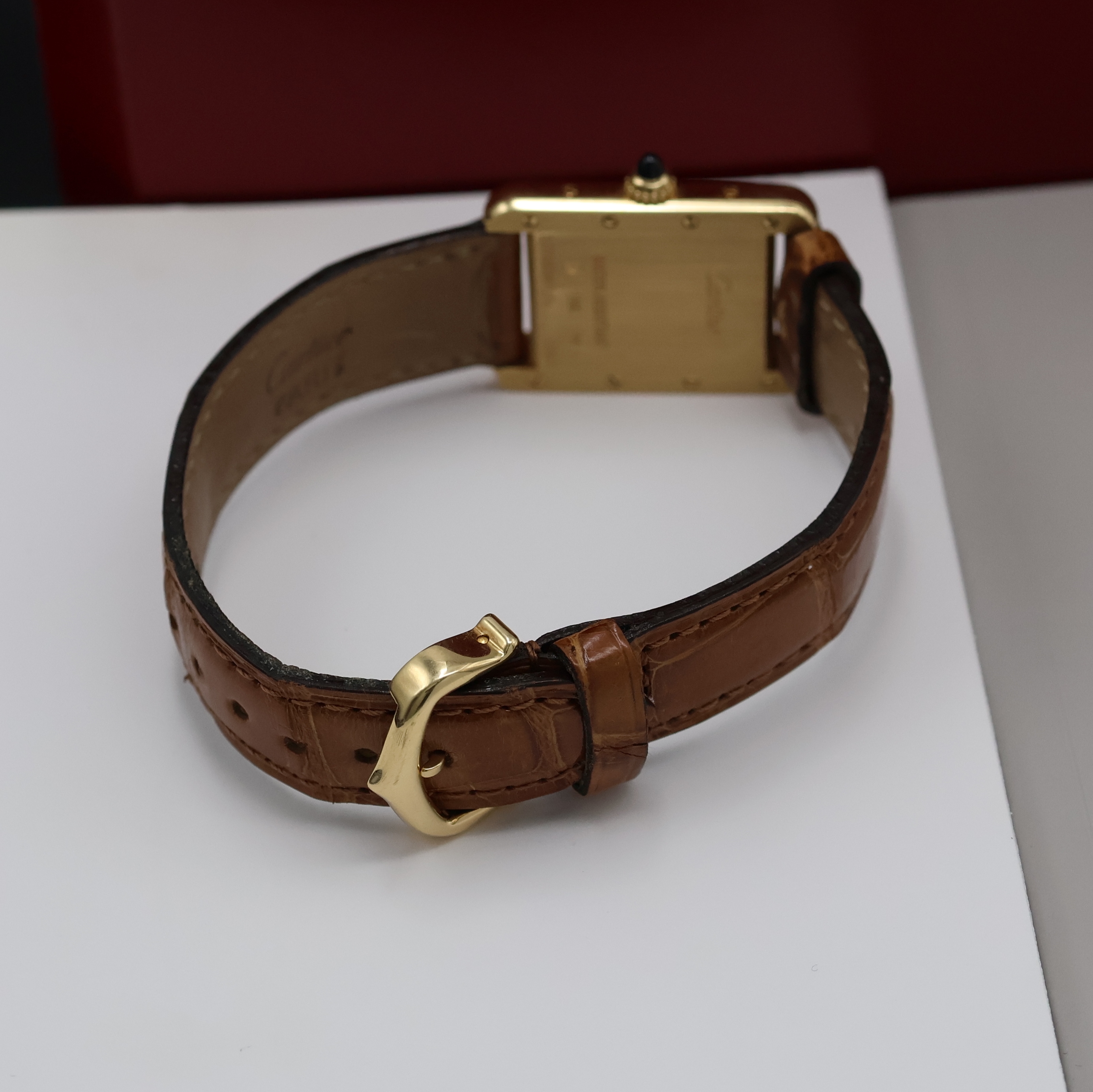 Detail b: CARTIER Damenarmbanduhr Tank Louis Cartier in GG 750/000 Referenz 2442, quarz, 2-teil. Geh., Boden 8-fach verschr., orig. Lederband m. orig. GG ...