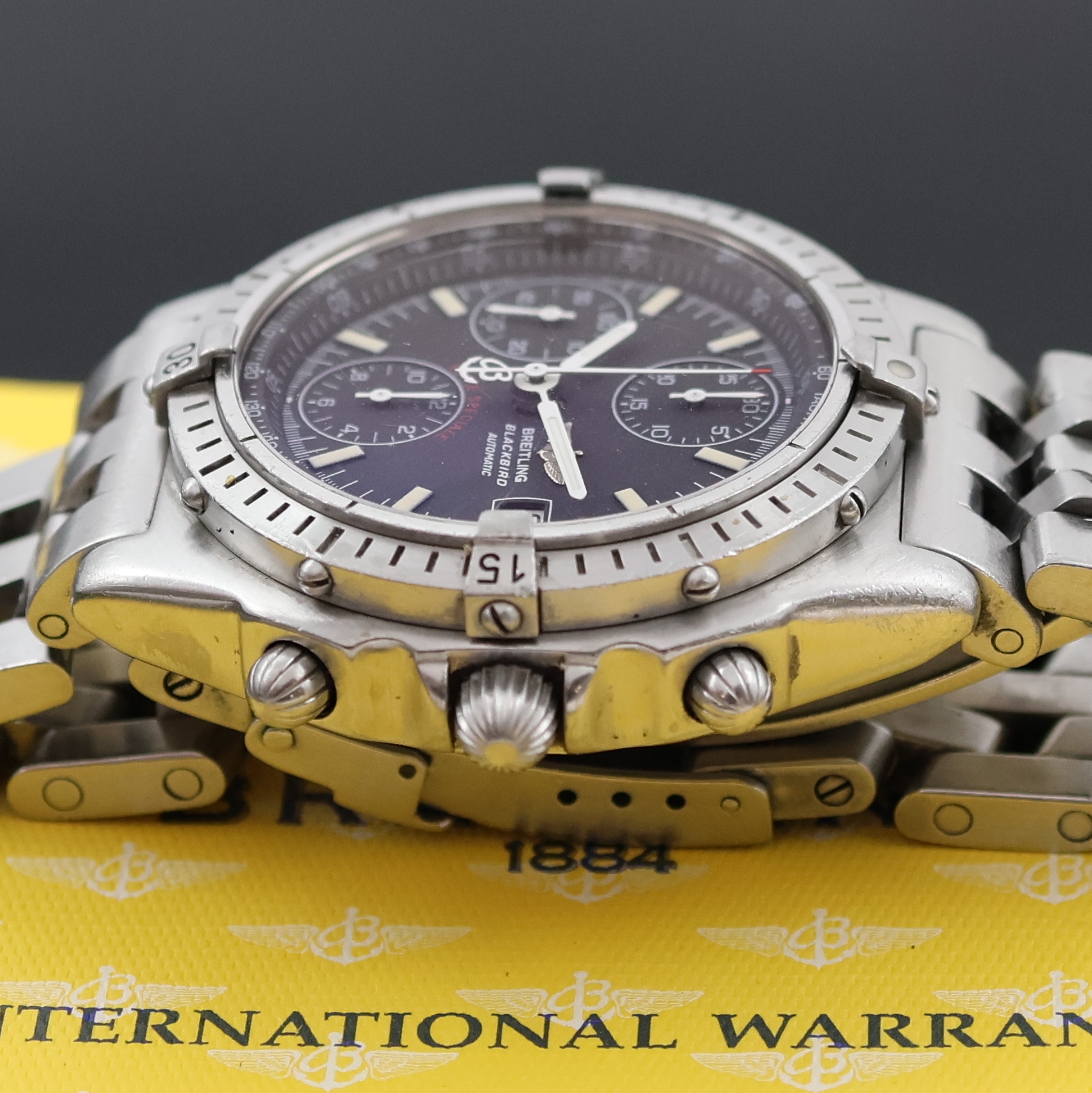 Detail c: BREITLING Chronomat Armbandchronograph Referenz A13050.1, Automatik, Boden und Krone verschr., Pilotband m. Faltschl., Lünette m. 60er Teilung eins. ...
