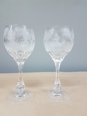 26946840c - 18 Weinpokale mit Watteau-Szenen Tschechien, nach historischem Vorbild reich graviert: ...