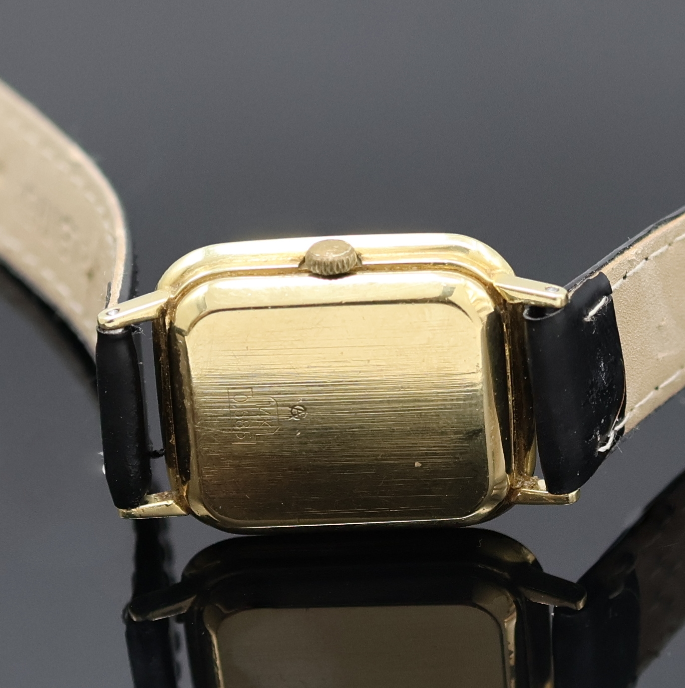 Detail c: MASS Damenarmbanduhr in GG 585/000, quarz, Deutschland um 1980, 2-teil. Geh., Boden aufgedr., Lünette zu den Ecken m. 8 Diamanten bes., gold. ...