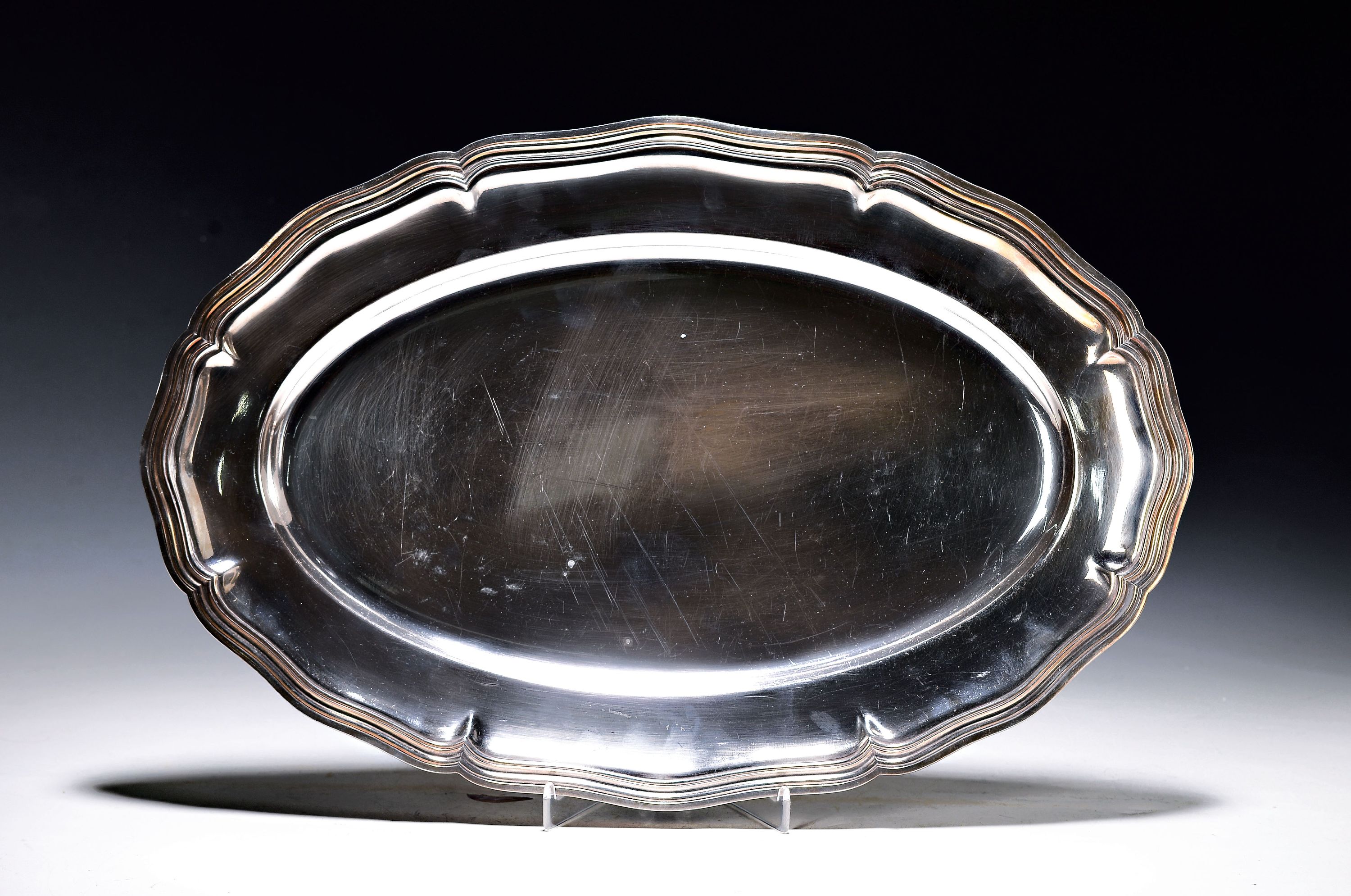 Ovales Tablett, Christofle Paris, versilbert, Barockstil, schwere Qualität, ca. 44.5x29.5cm