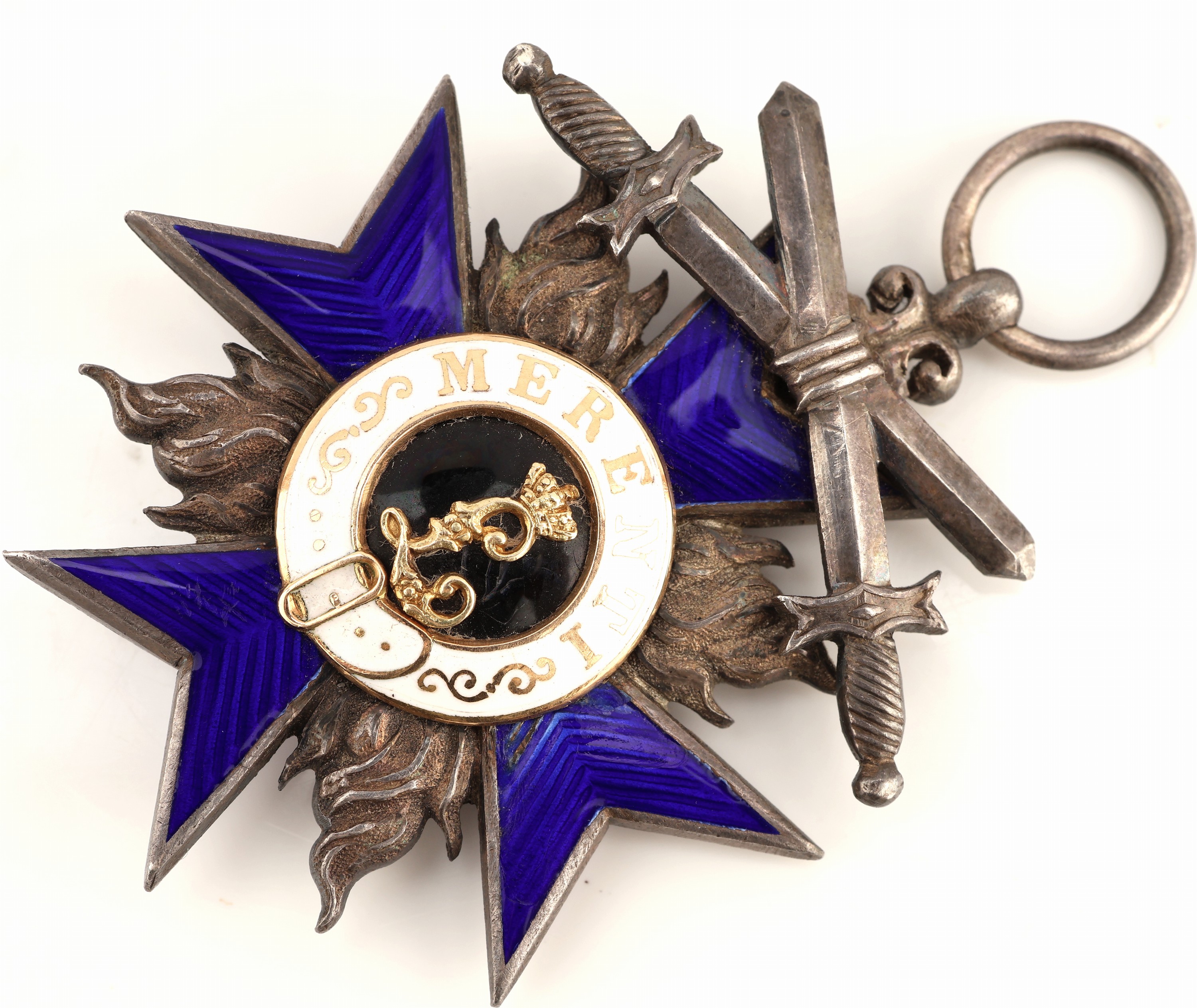 Detail a: Militärverdienstorden Bayern, 4. Klasse mitSchwertern, gestiftet von Ludwig II. 1866, AV:mittig rundes Medaillon, mittig schwarz emailliert L unter ...