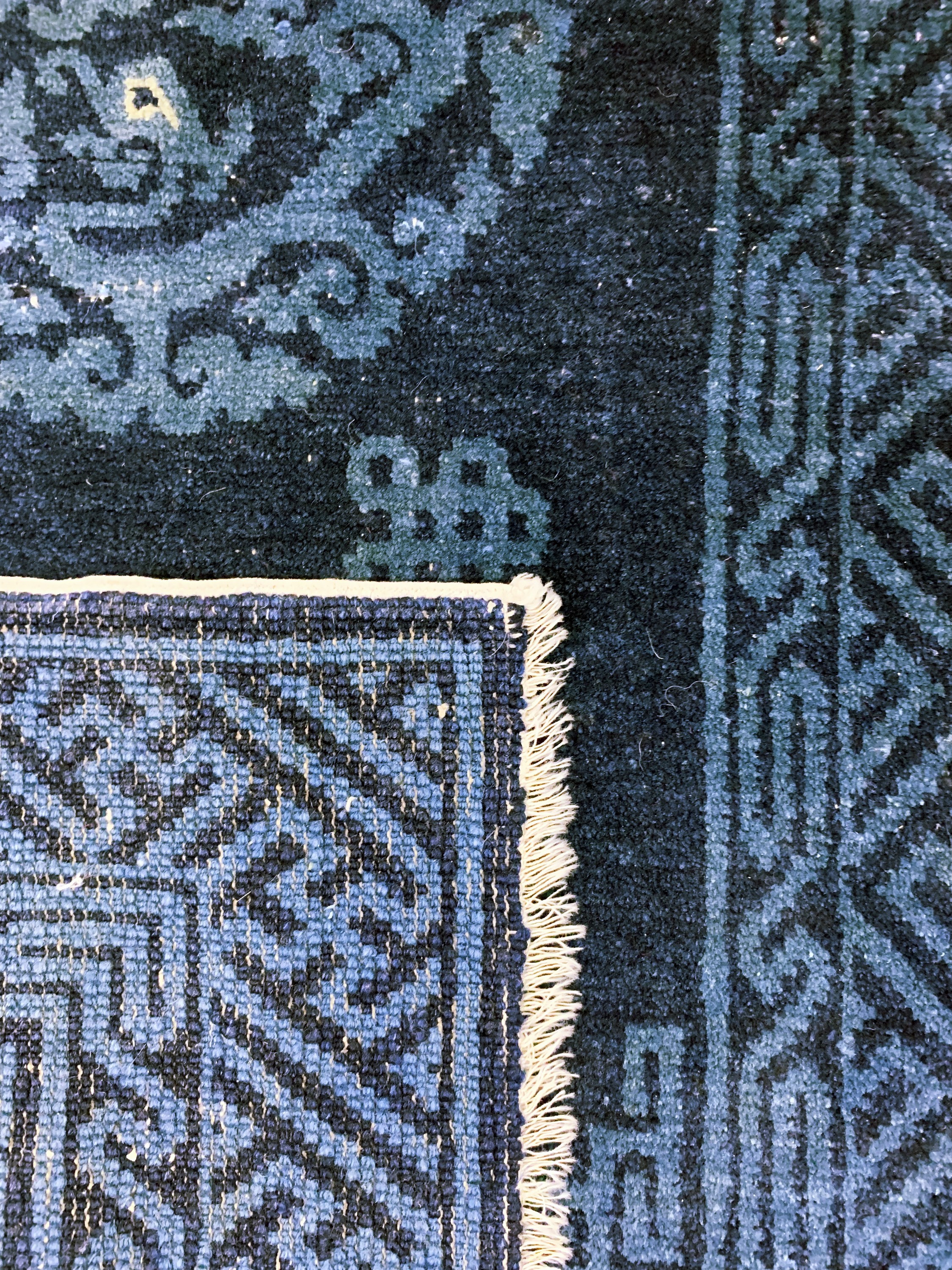 Detail d: Konvolut 2 Pao Tow antik, China, um 1900, Wolle auf Baumwolle, ca. 132 x 70 cm & ca. 115 x 60 cm, EHZ: 3(restauriert).