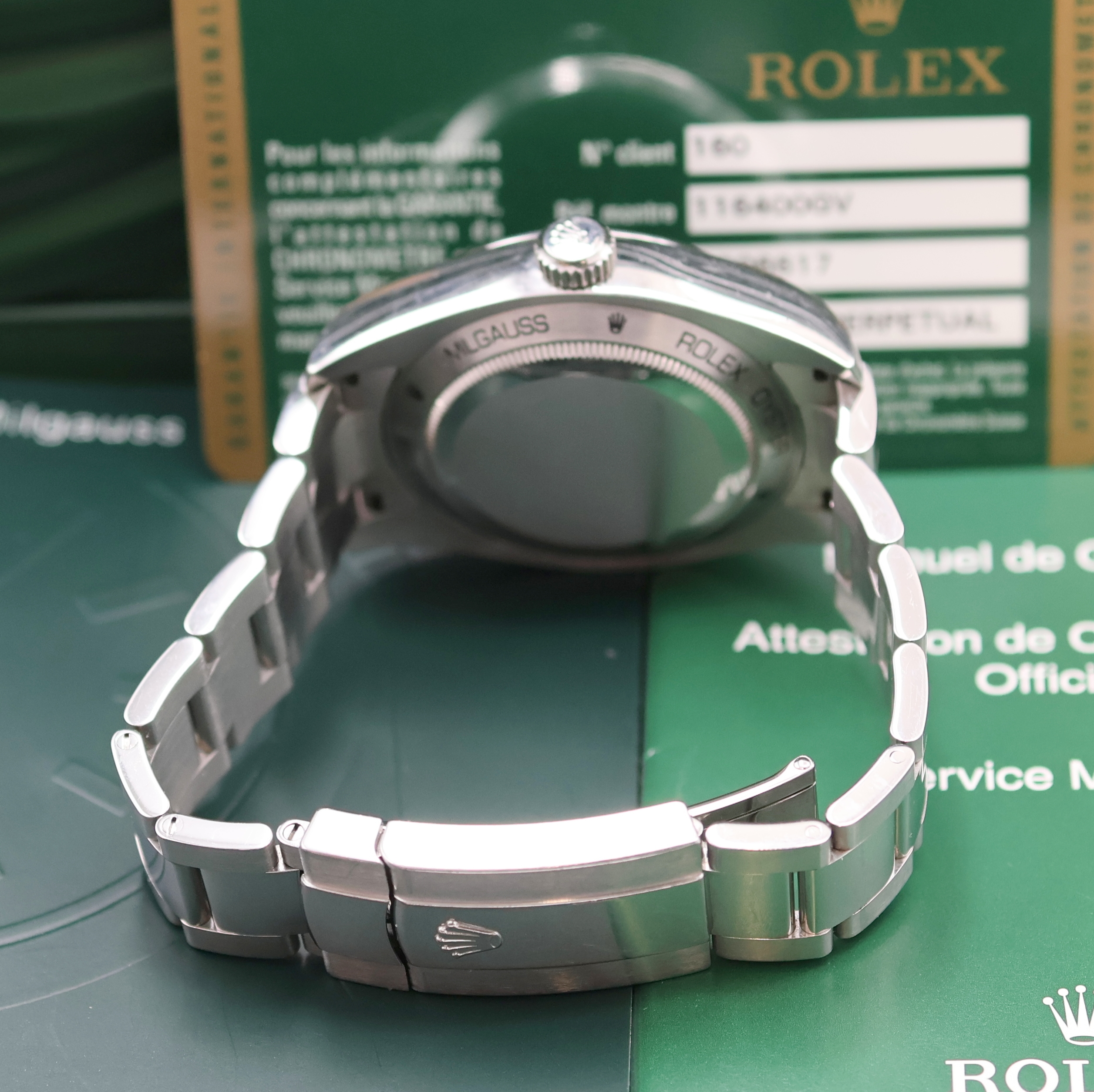 Detail b: ROLEX Herrenarmbanduhr Oyster Perpetual Milgauss Referenz 116400GV, Automatik, V- Serie, LC 160, Chronometer der Superlative in Edelstahl inkl. ...