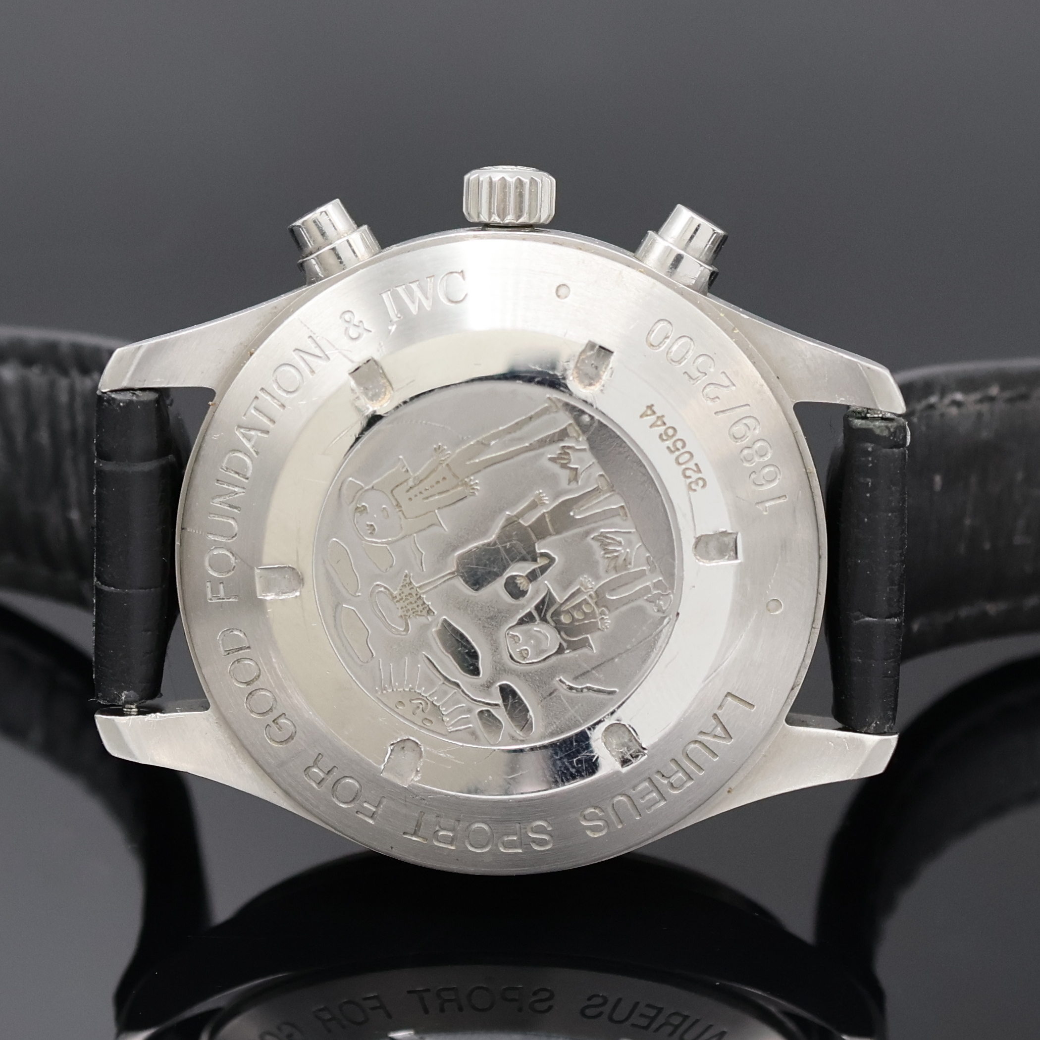 Detail d: IWC seltener Armbandchronograph Spitfire Laureus Sport for Good Foundation Referenz 3717, Automatik, Schweiz um 2007, ausverkauftes, auf weltweit ...