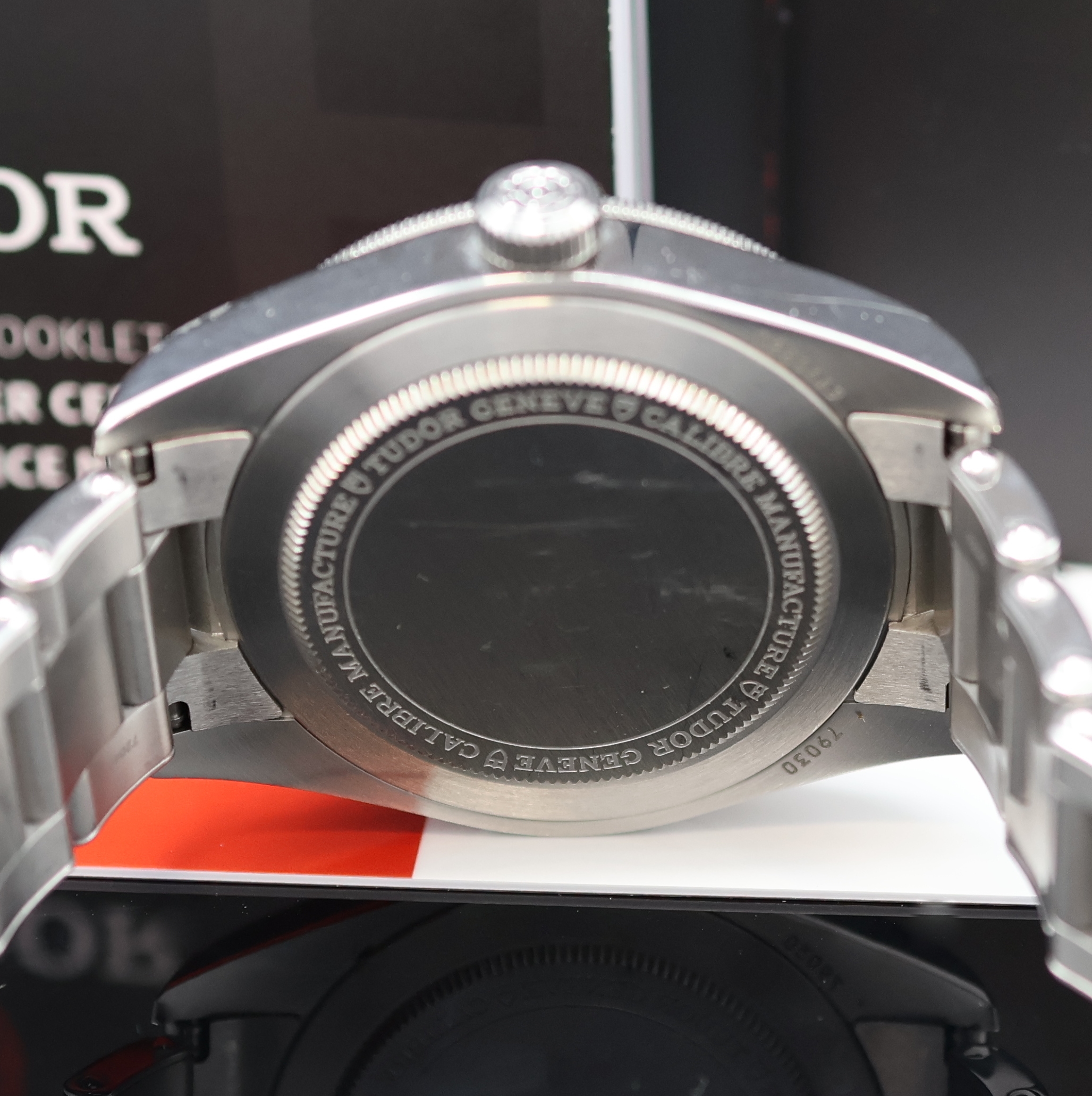 Detail d: TUDOR Herrenarmbanduhr Black Bay Fifty-Eight Referenz 79030B, Automatik, Chronometer in Edelstahl inkl. orig. Gliederband m. Faltschl., Boden und ...