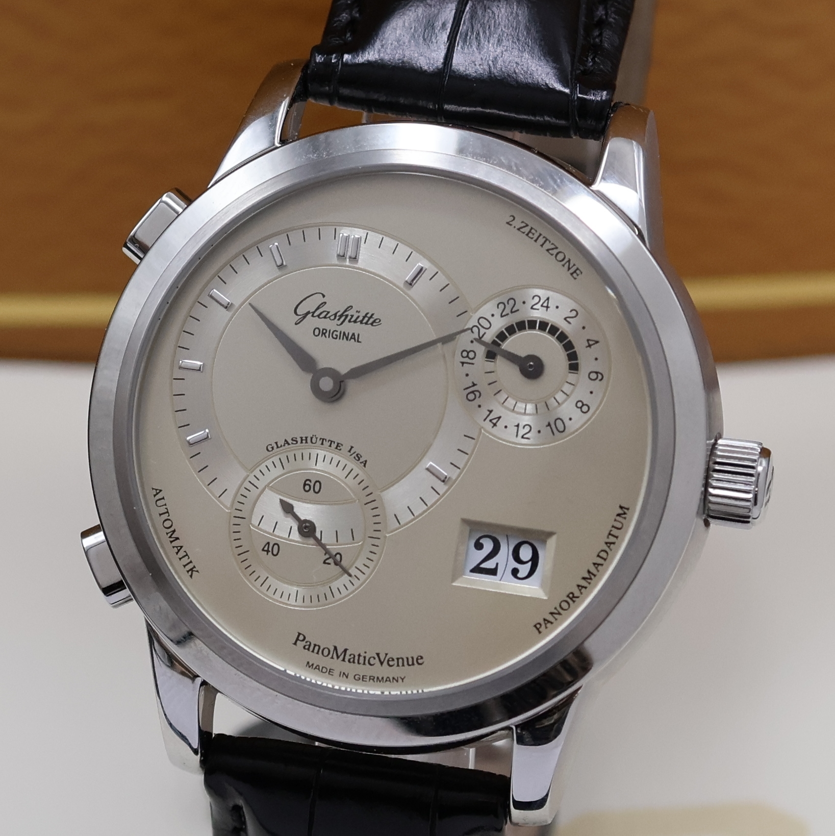 Detail a: GLASHÜTTE ORIGINAL Herrenarmbanduhr PanoMatic Venue Referenz 90-04-02-02-04, Automatik, Edelstahlgeh. inkl. orig. Lederband m. dopp. Faltschl., ...