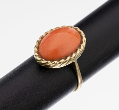 Image 26948126 - 14 kt Gold Korallen-Ring, GG 585/000, ovaler Korallen-Cabochon, Fassung gekordelt, RW ...