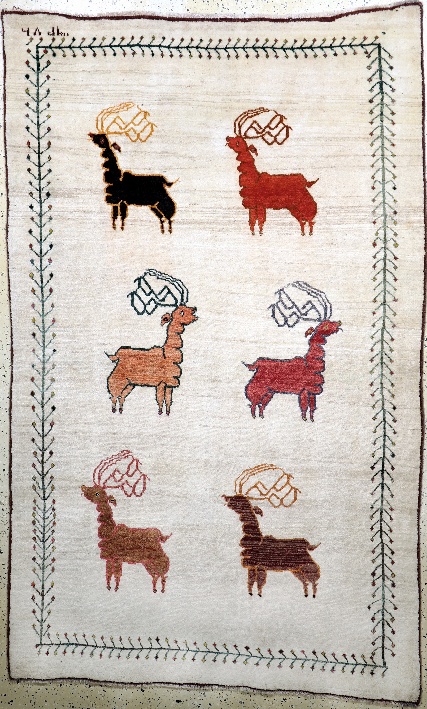 Gabbeh alt, Persien, Mitte 20.Jhd, Wolle auf Wolle, ca. 267 x 160 cm, leicht verfärbt, EHZ: 2