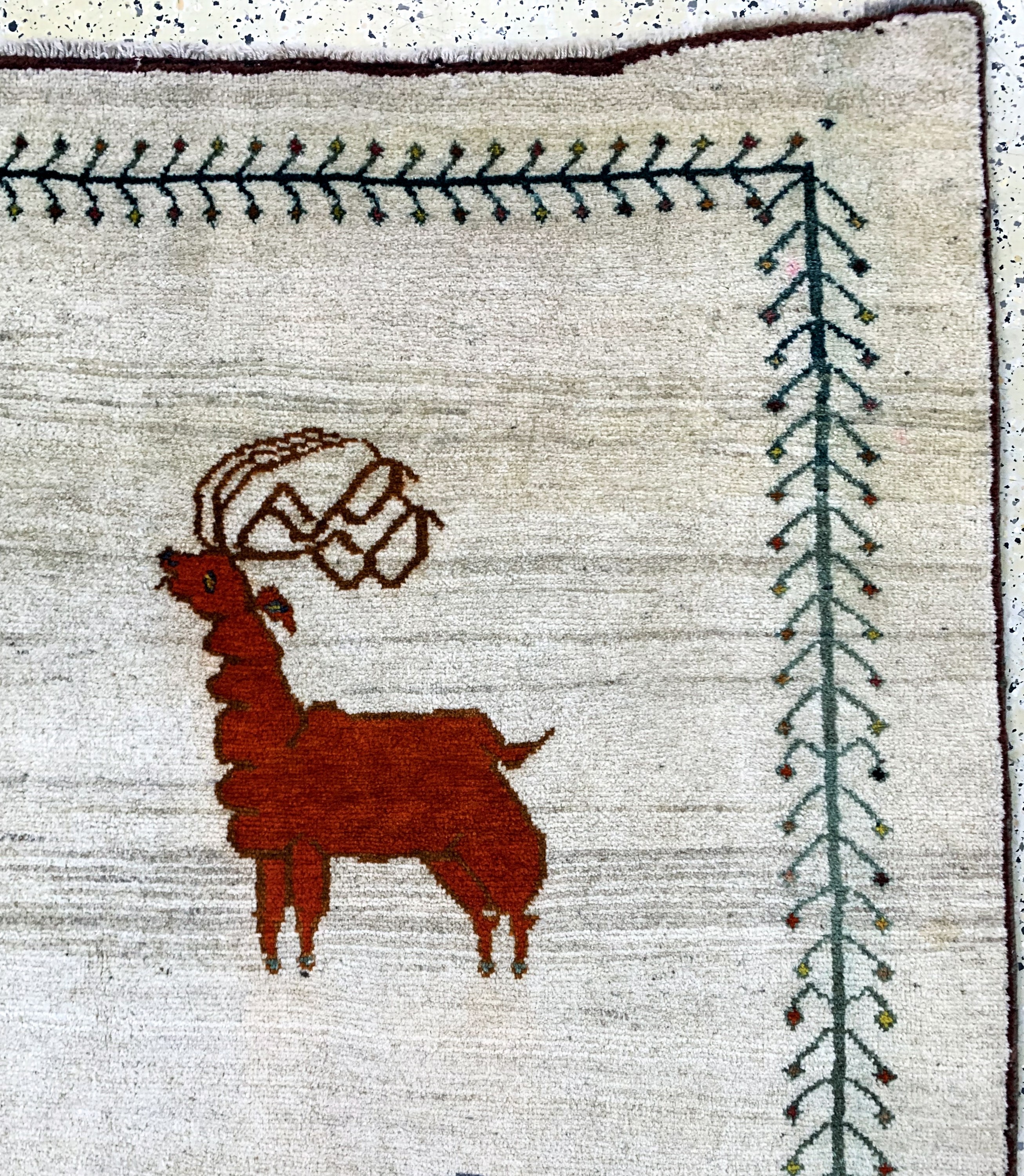 Detail e: Gabbeh alt, Persien, Mitte 20.Jhd, Wolle auf Wolle, ca. 267 x 160 cm, leicht verfärbt, EHZ: 2