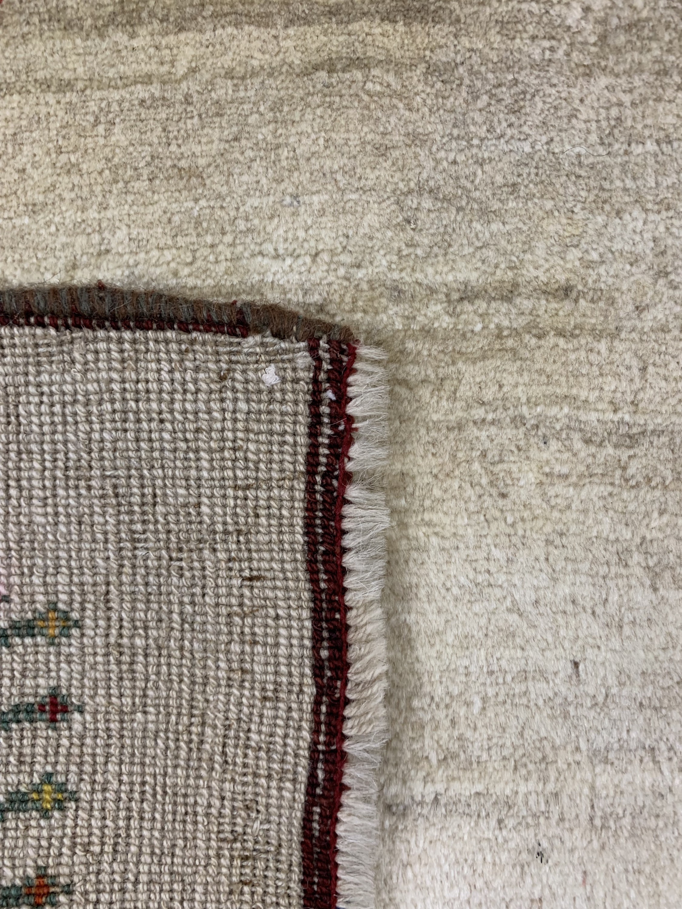 Detail g: Gabbeh alt, Persien, Mitte 20.Jhd, Wolle auf Wolle, ca. 267 x 160 cm, leicht verfärbt, EHZ: 2