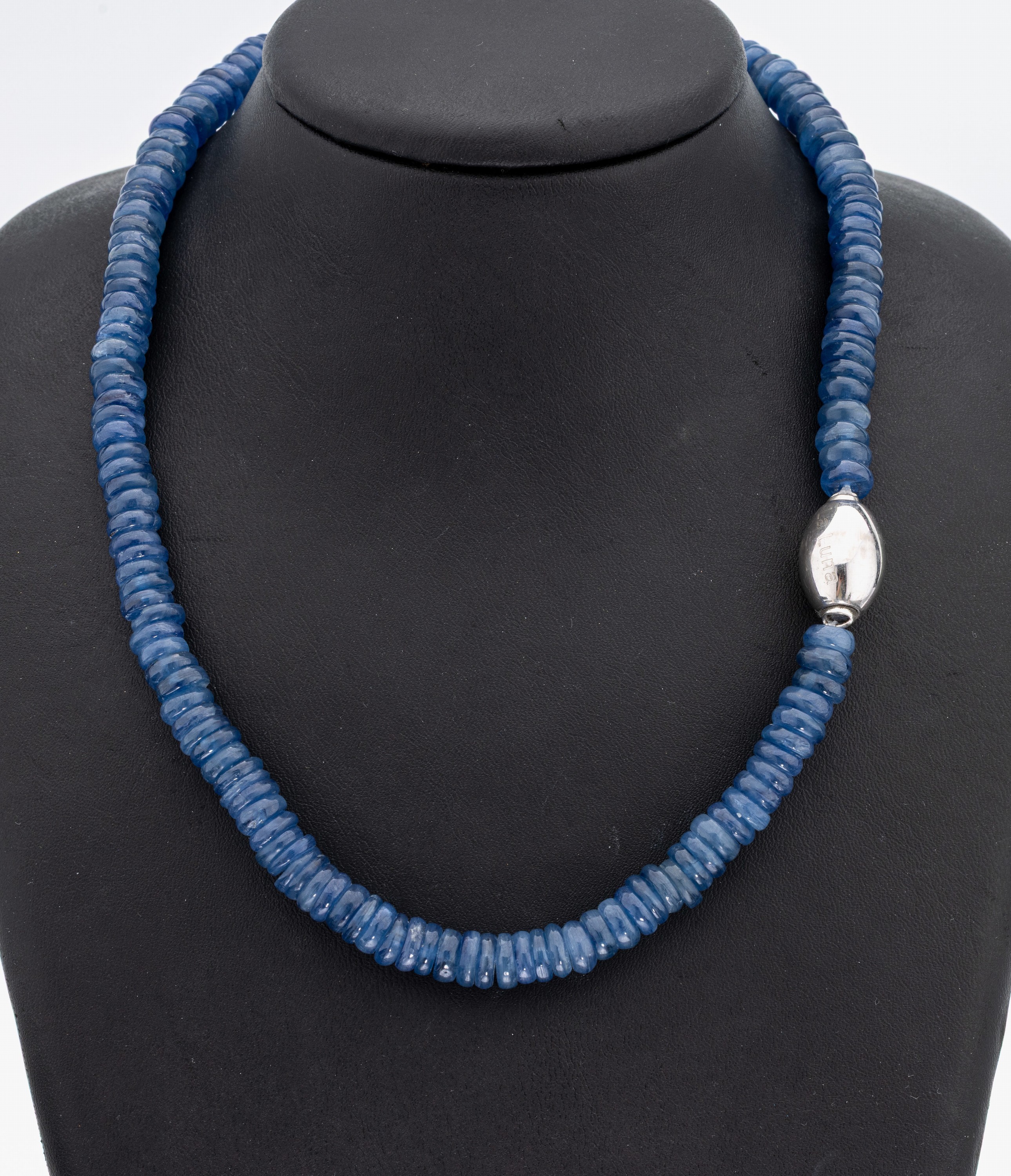 Collier aus Tansanit, Magnetschließe 925er Silber, Olivenform, Tansanitrondelle D ca. 7.3 - 8 mm, L. ca. 45 cm