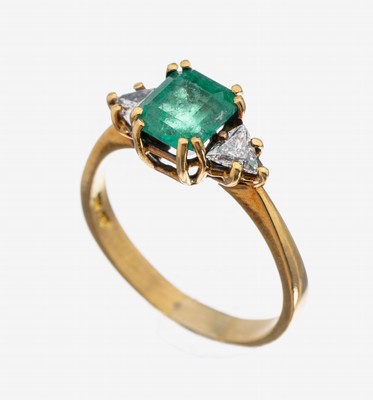 Image 26948287 - 18 kt Gold Smaragd-Diamant-Ring, GG 750/000, Smaragd-Carree ca. 1.20 ct, 2 ...