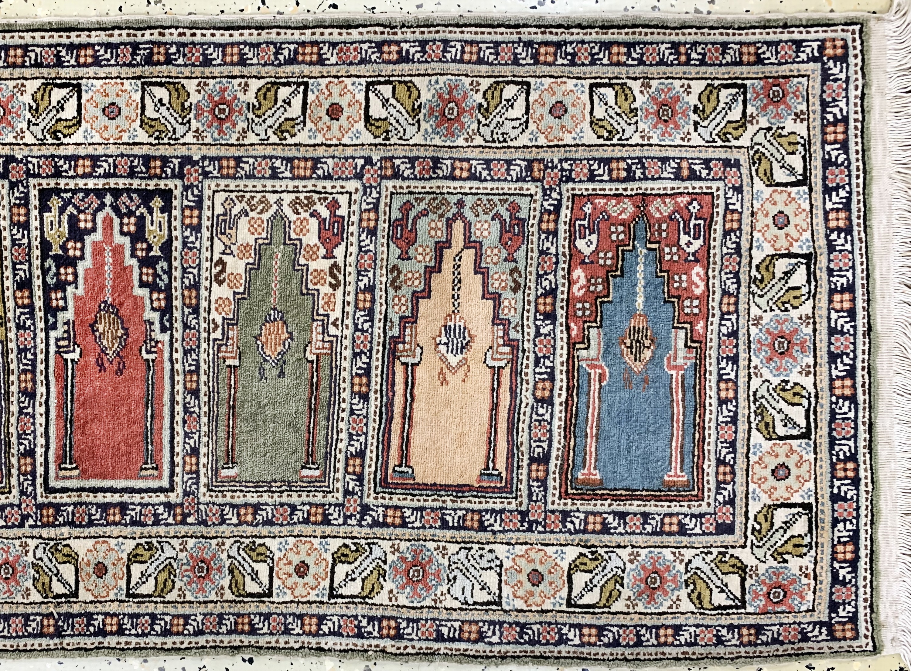 Detail b: Kayseri Flosch"Saf", Türkei, Ende 20.Jhd, merzerisierte Baumwolle, ca. 187 x 61 cm, EHZ:2