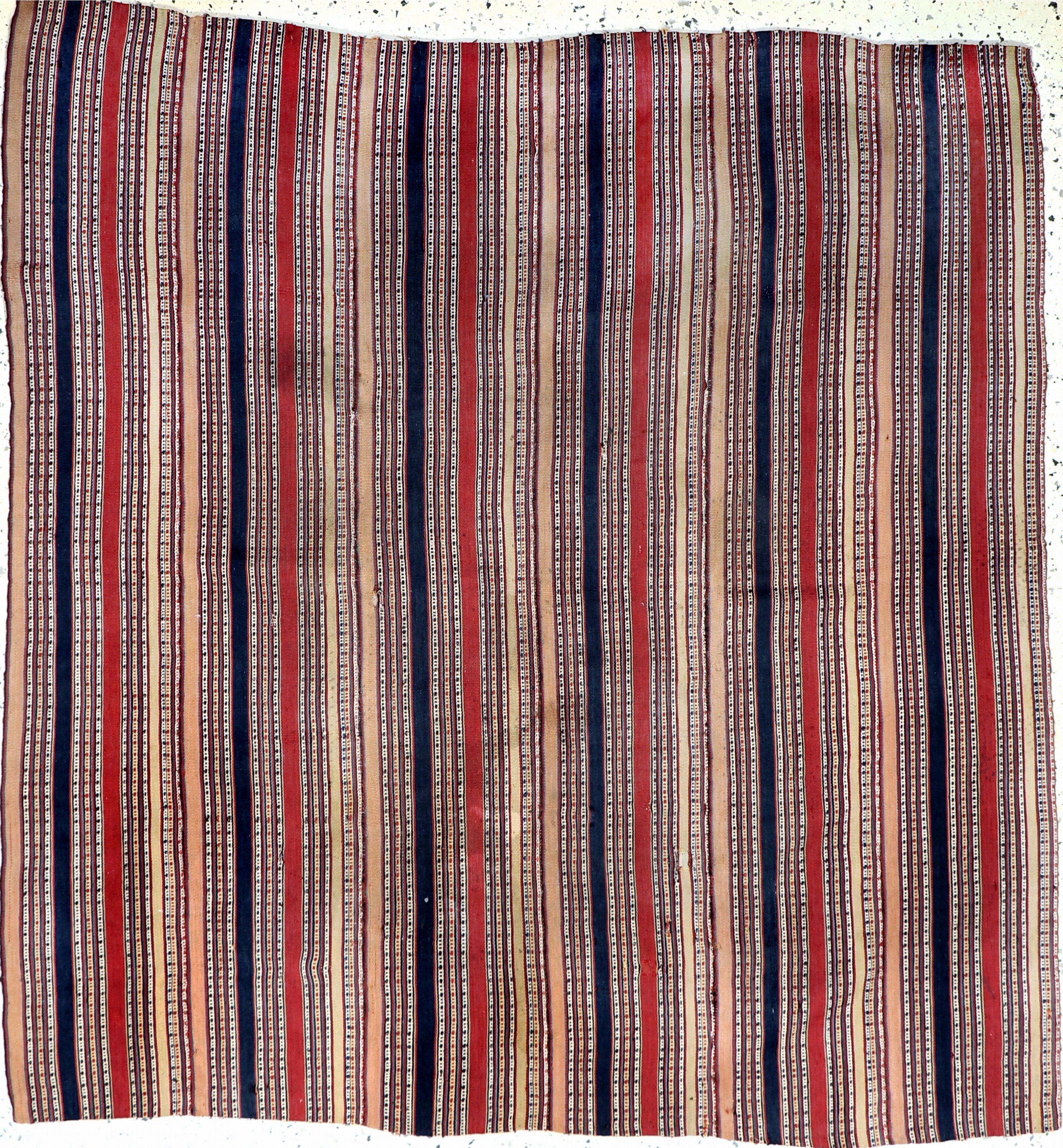 Djajim"Nomaden-Decke", Persien, Anfang 20.Jhd, Wolle auf Wolle, ca. 164 x 156 cm, Reinigungsbedürftig, EHZ: 2, (6 Bahnig)
