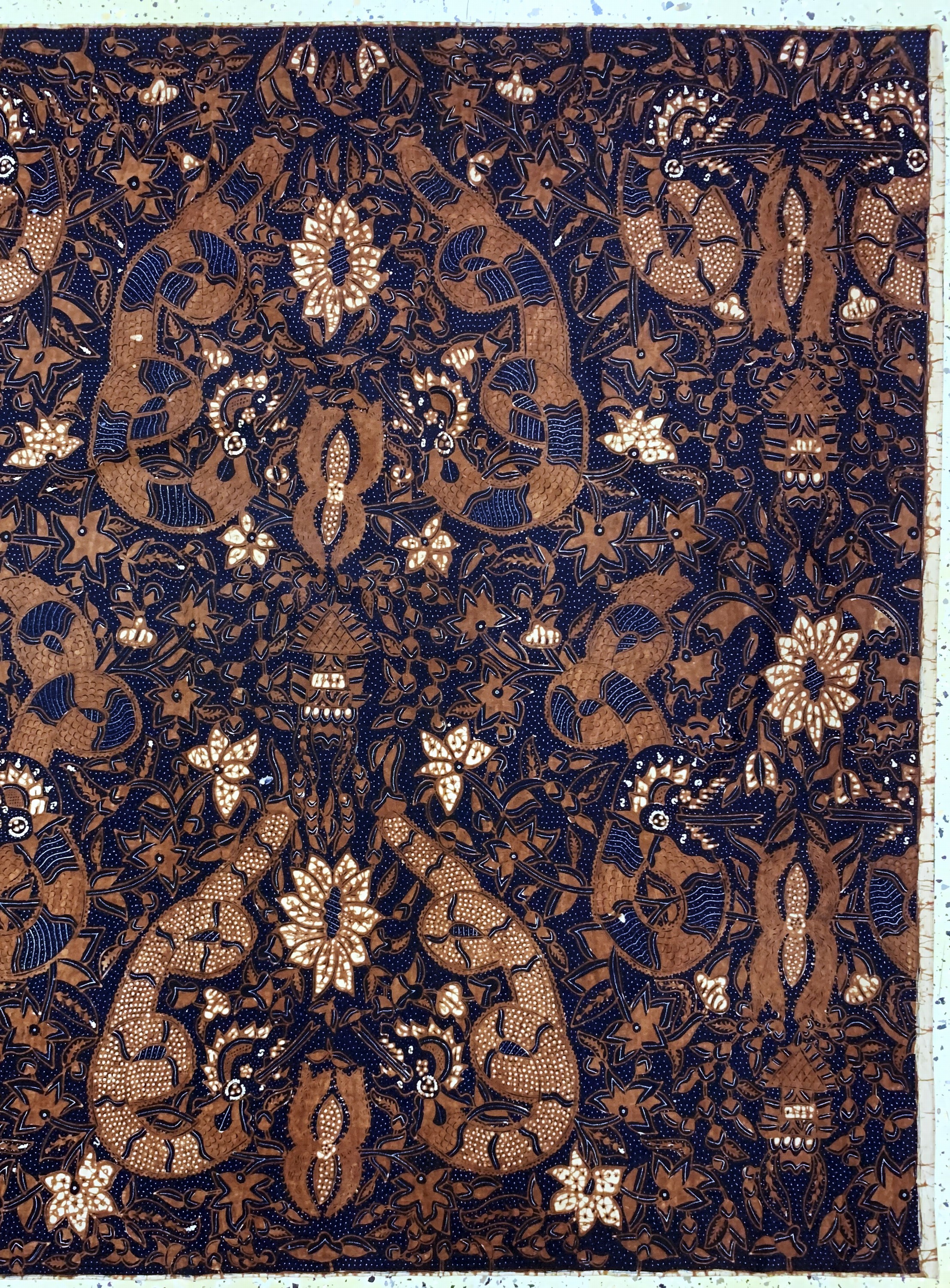 Detail a: Kain Panjang, Java Indonesien, Mitte 20.Jhd, Handgezeichnete Batik, ca. 250 x 104 cm, EHZ: 1-2
