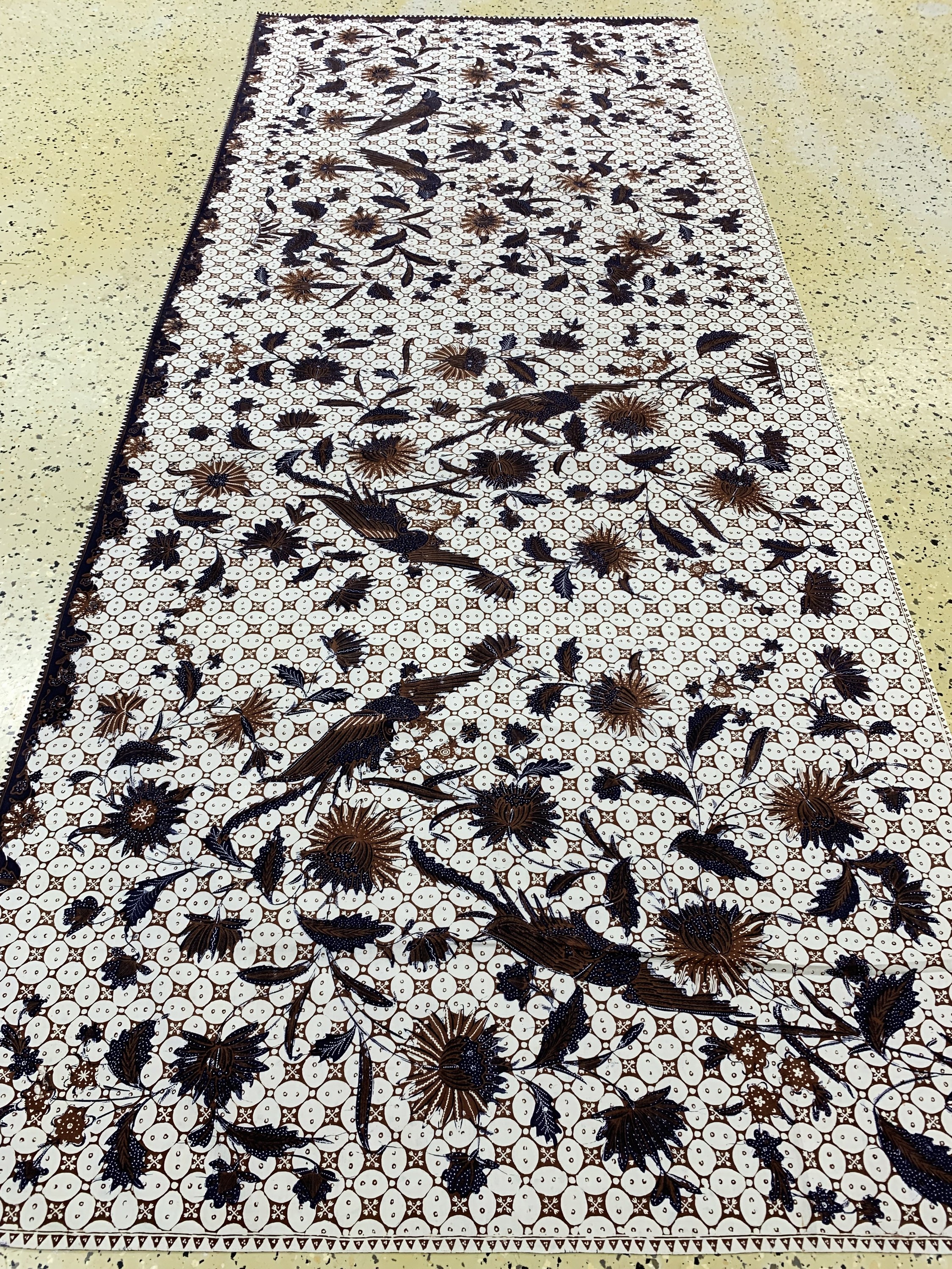 Kain Panjang, Java Indonesien, Mitte 20.Jhd, handgezeichnete Batik, ca. 255 x 105 cm, EHZ: 1-2