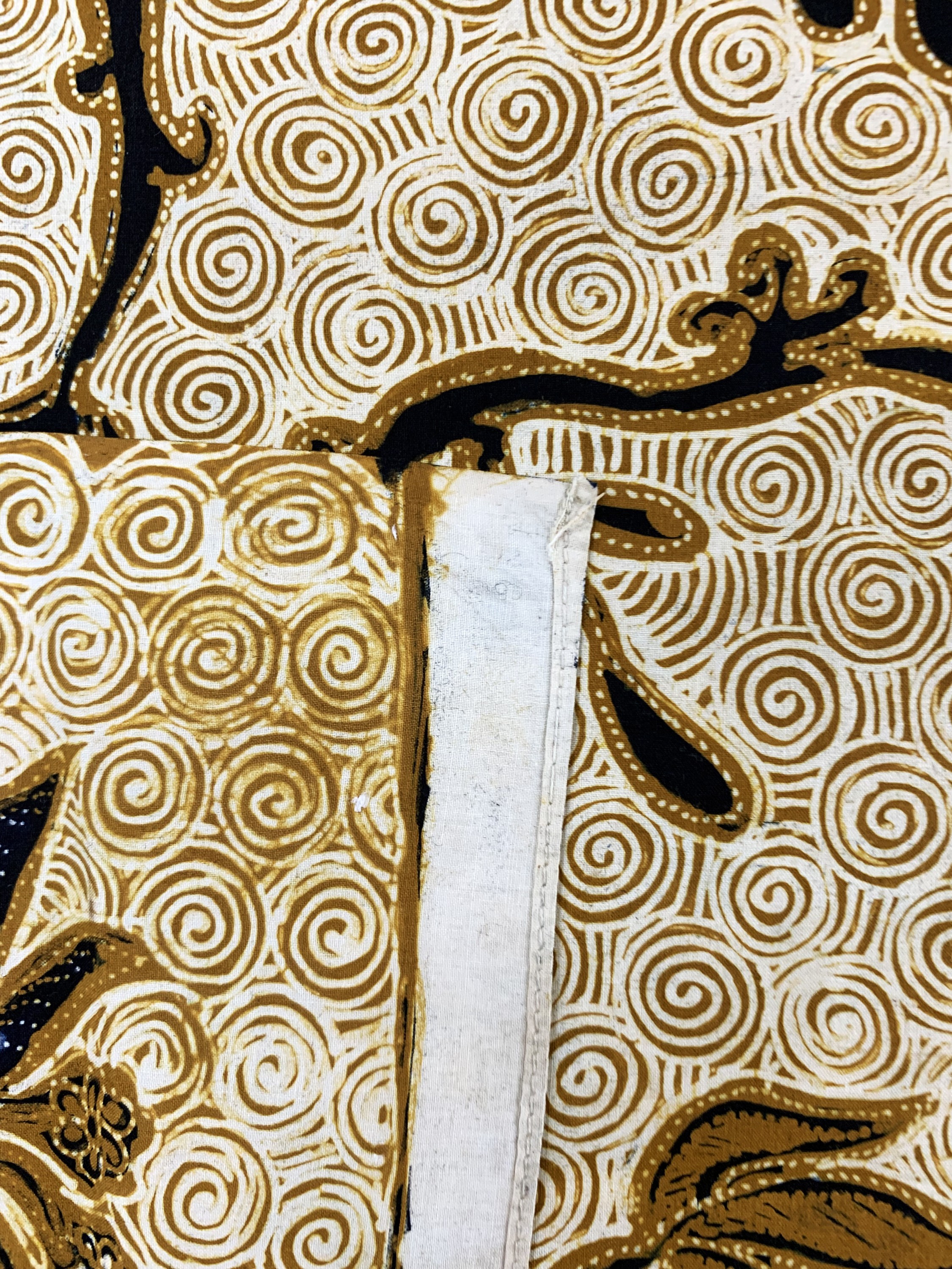 Detail e: Kain Panjang, Java Indonesien, Mitte 20.Jhd, Hendgezeichnete Batik, ca. 240 x 105 cm, EHZ: 1-2