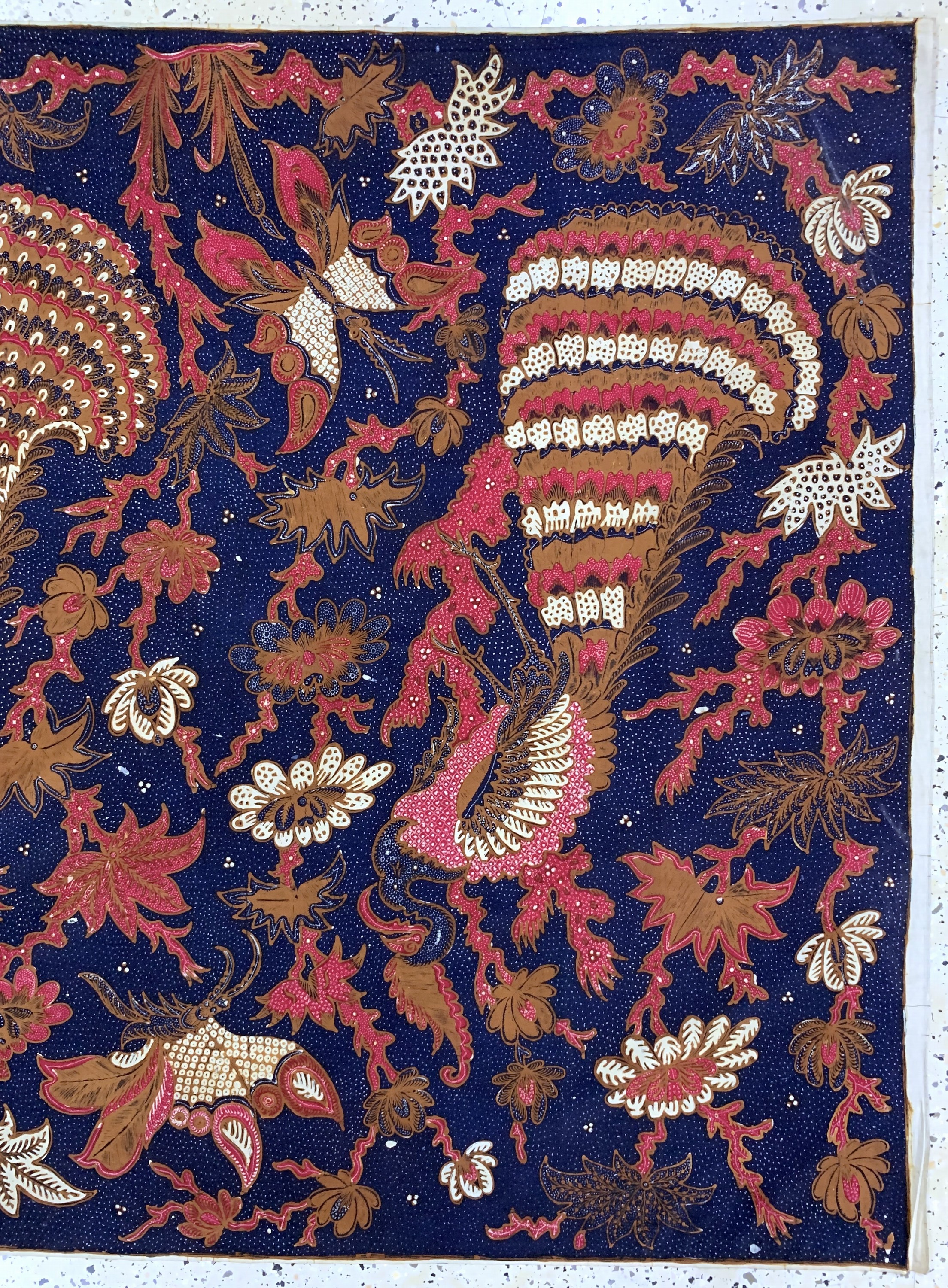 Detail a: Kain Panjang, Java Indonesien, Mitte 20.Jhd, Handgezeichnete Batik, ca. 244 x 107 cm, EHZ: 2, (kleine Löcher)