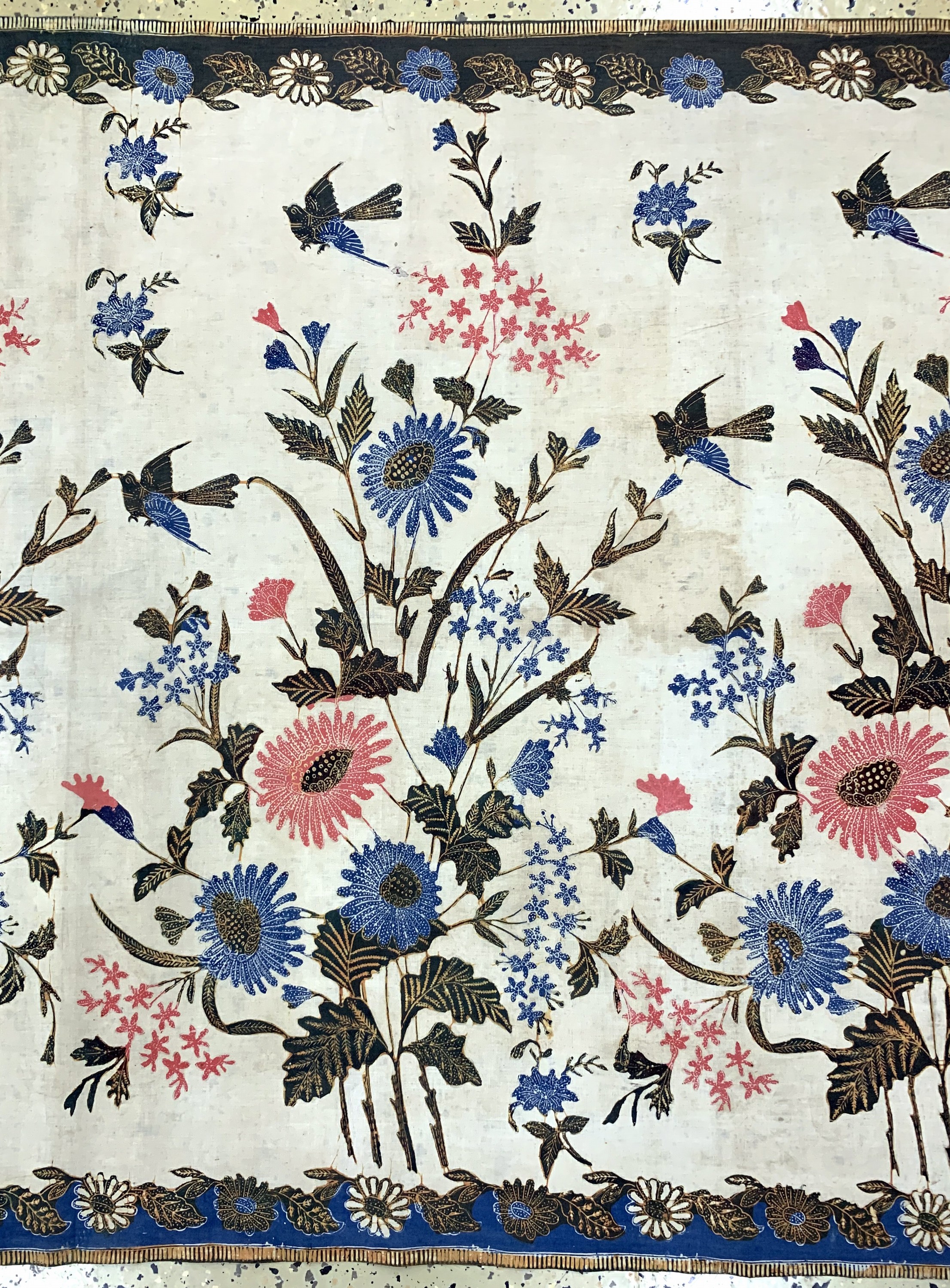 Detail c: Kain Panjang, Java Indonesien, Mitte 20.Jhd, Handgezeichnete Batik, ca. 217 x 102 cm, Reinigungsbedürftig, EHZ: 2