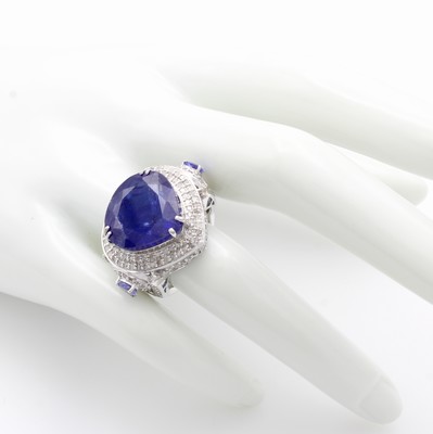 26948497b - Ring mit Tansanit und Diamanten, 925er Silber, 1 birnenförm. Tansanit und 2 ...