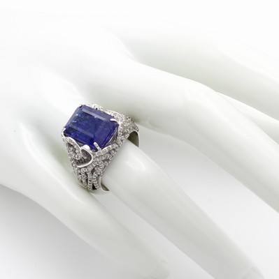 26948499a - Ring mit Tansanit und Diamanten, 925er Silber, achteck. Tansanit ca. 10.60 ct, Diam. ...