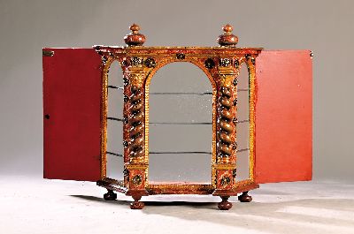 Image 26948641 - Kleine Vitrine, süddeutsch, um 1780, Weichholz bunt marmoriert gefaßt, zwei ...